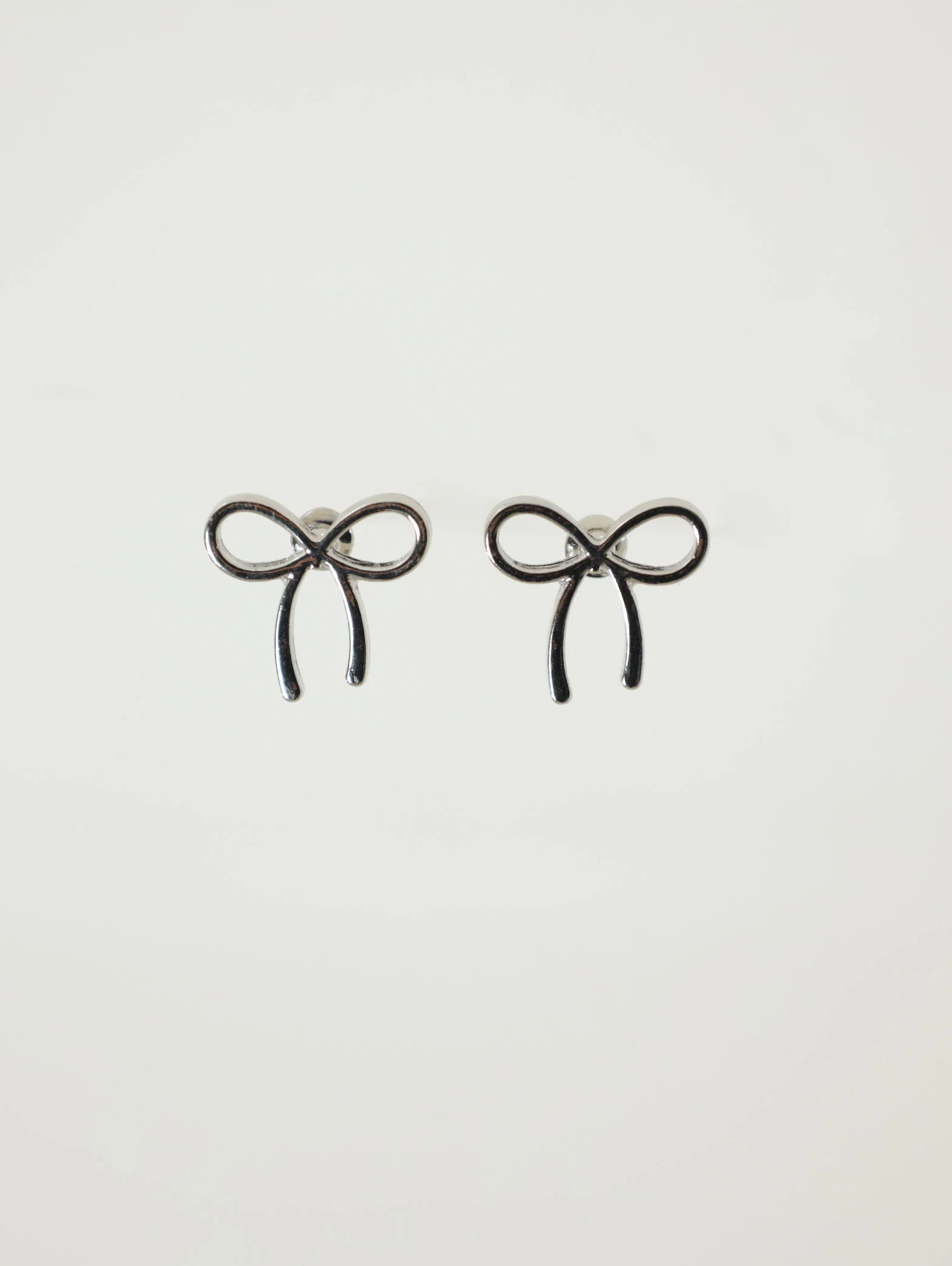 2 Layer Diamante Bow Necklace With Matching Earring - Image 2