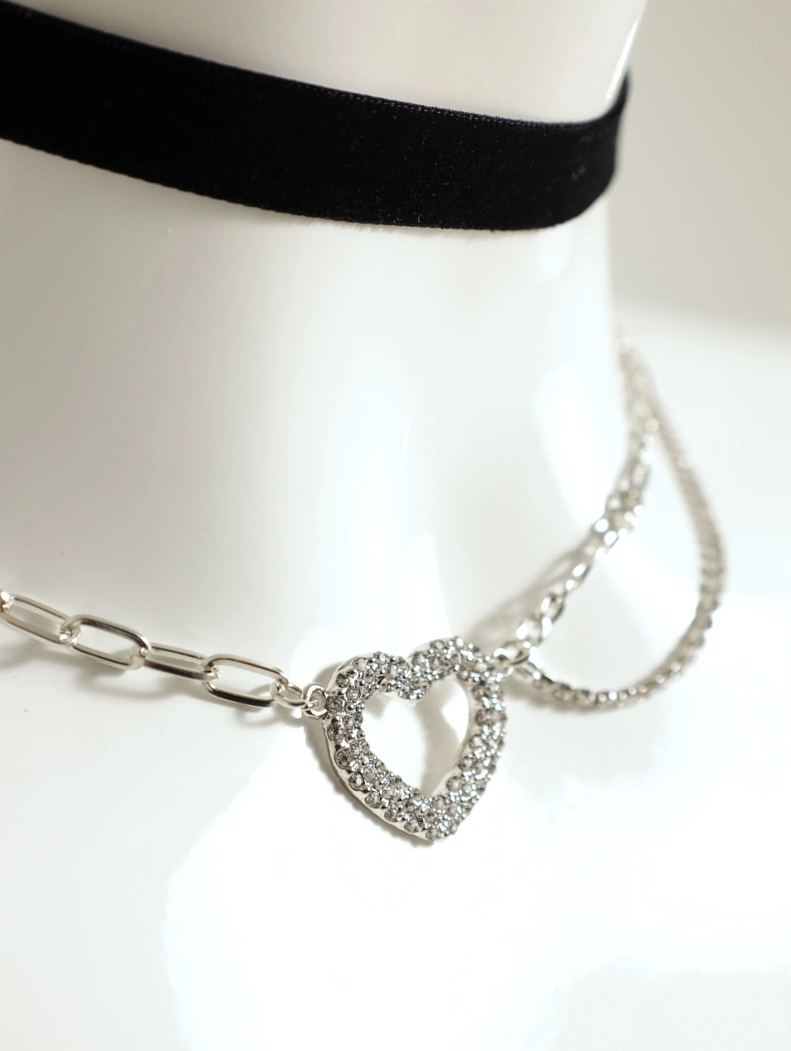 2 Pack Black Velvet & Diamante Heart Choker - Image 2