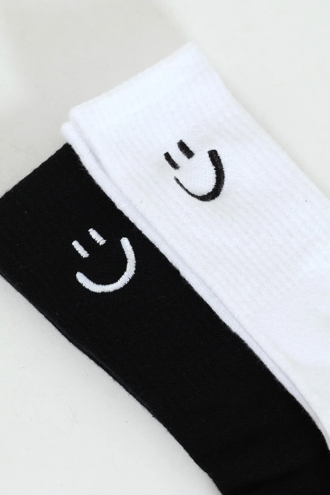 2 Pack Crew Smiley Socks - Black/White - Image 2