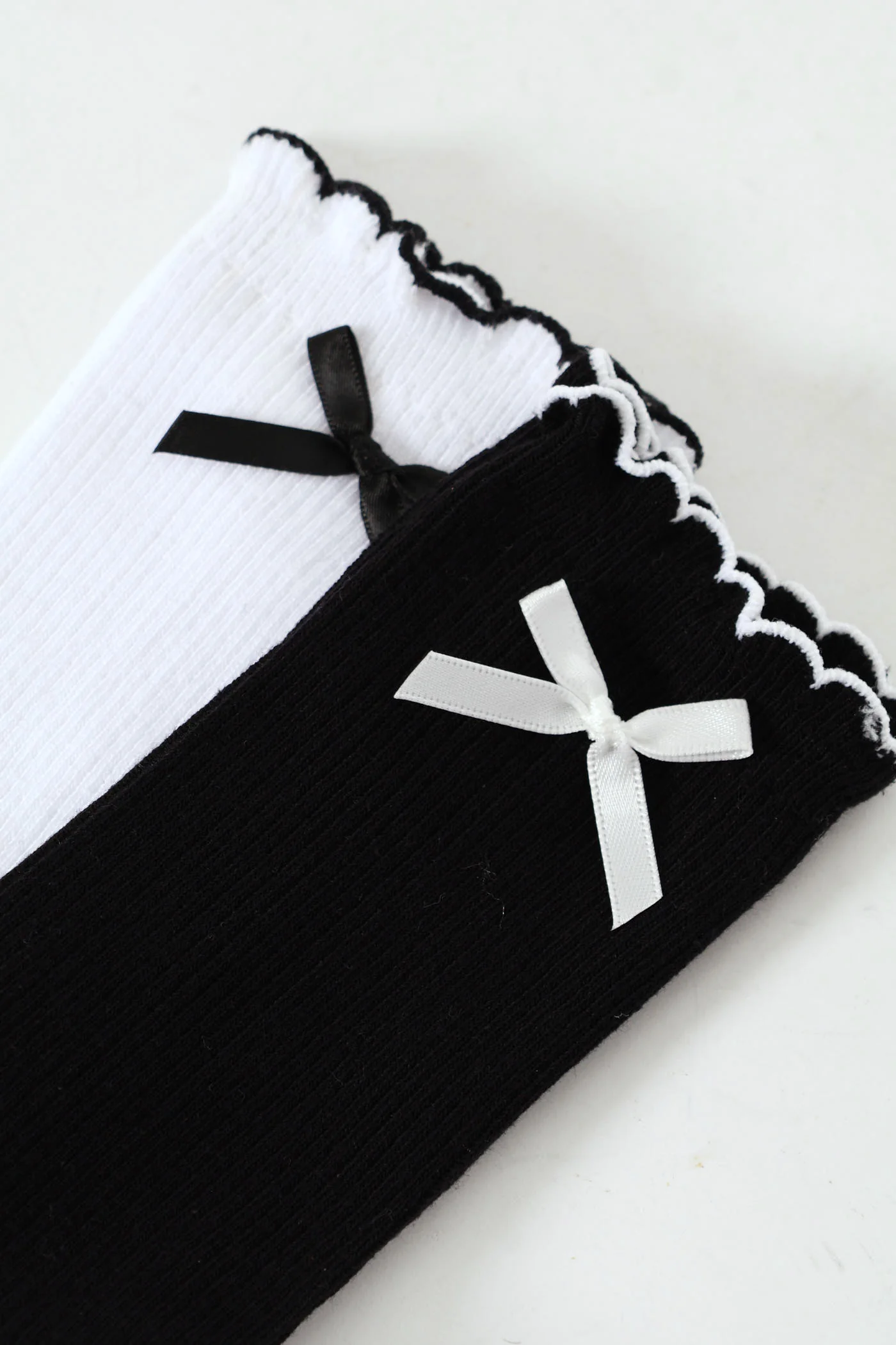 2 Pack Crew Sock Bows - Black/White - Image 2