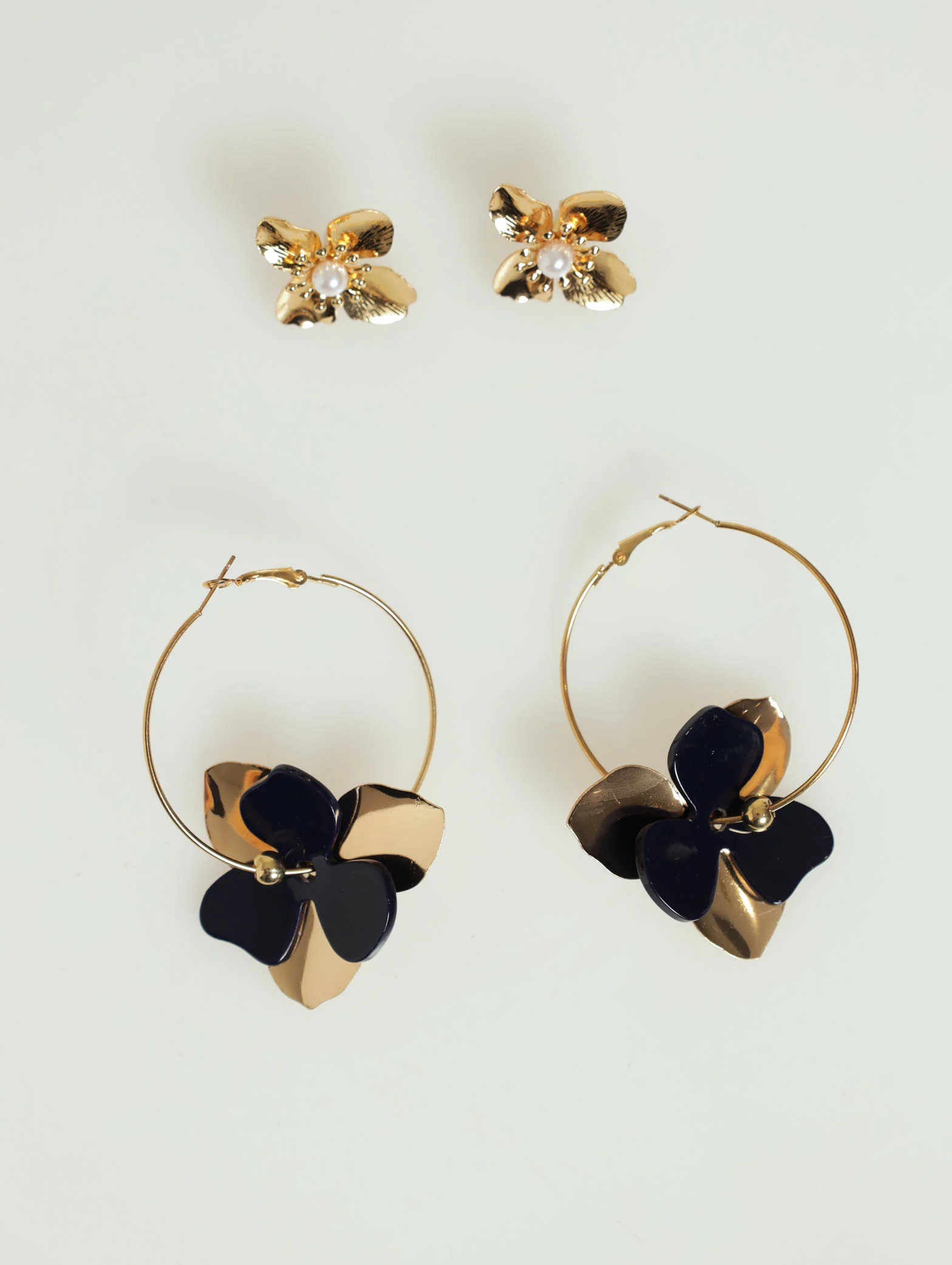 2 Pack Flower Stud & Hoop Earrings - Gold