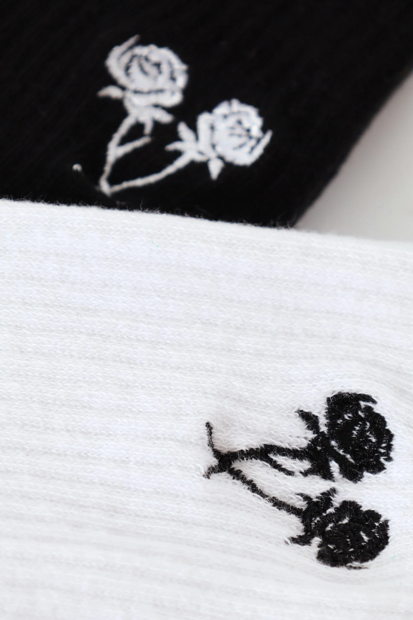 2 Pack Rose Embroidery Crew Socks - Black/White - Image 2