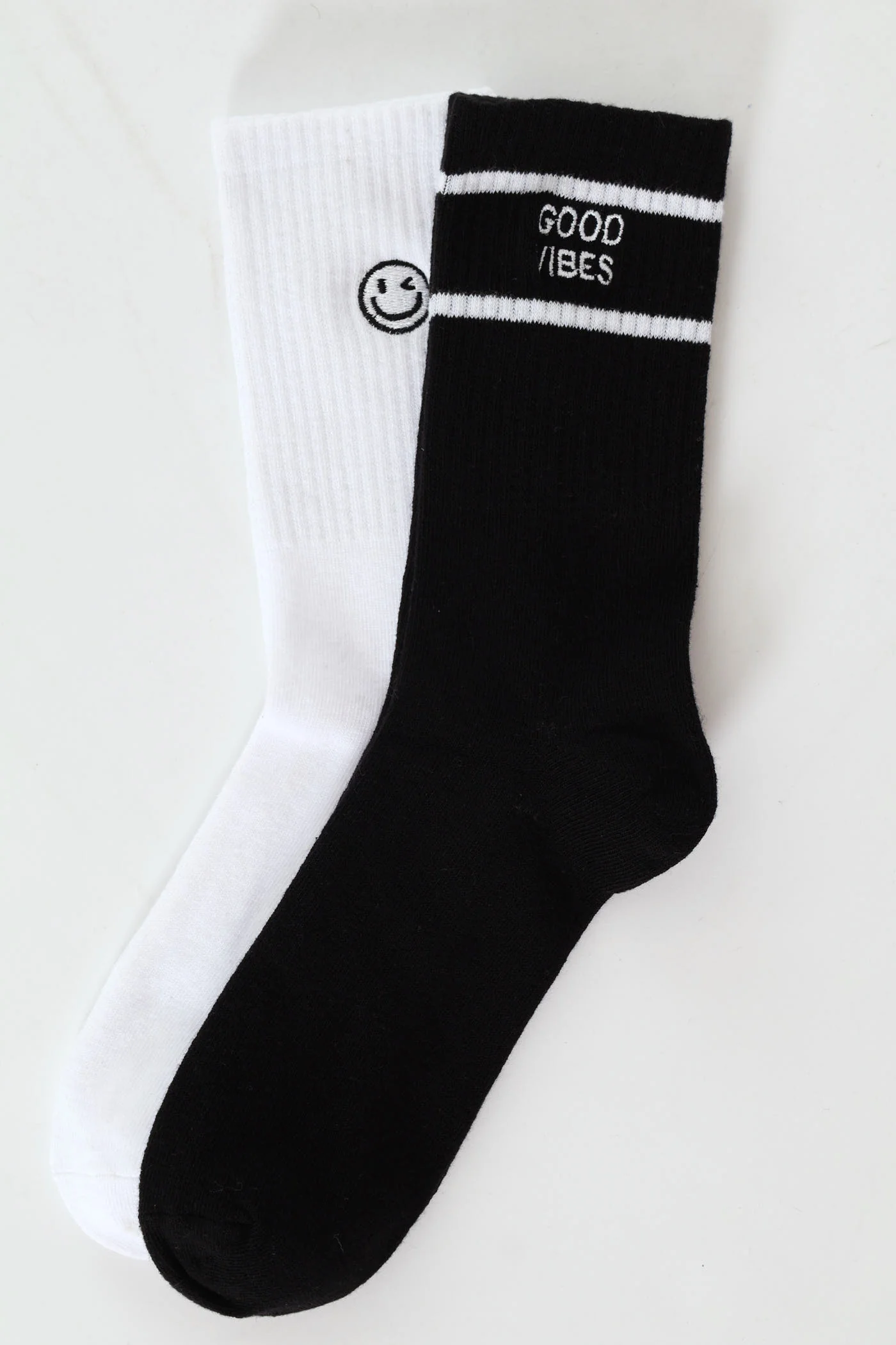 2 Pack Smiley Good Vibes Crew Socks - Black/White