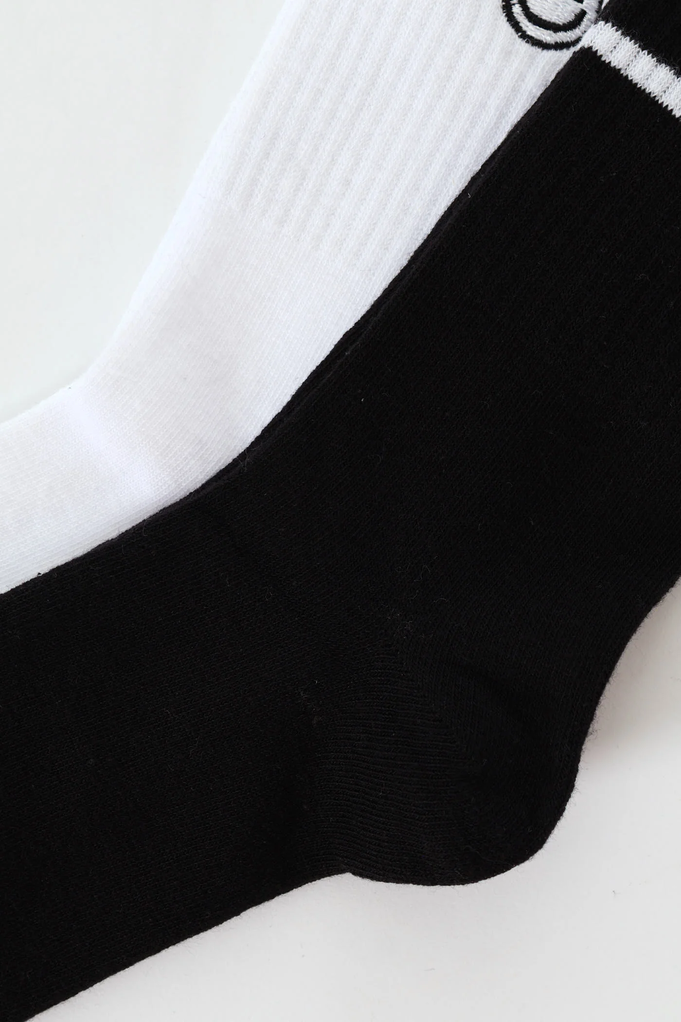 2 Pack Smiley Good Vibes Crew Socks - Black/White - Image 3