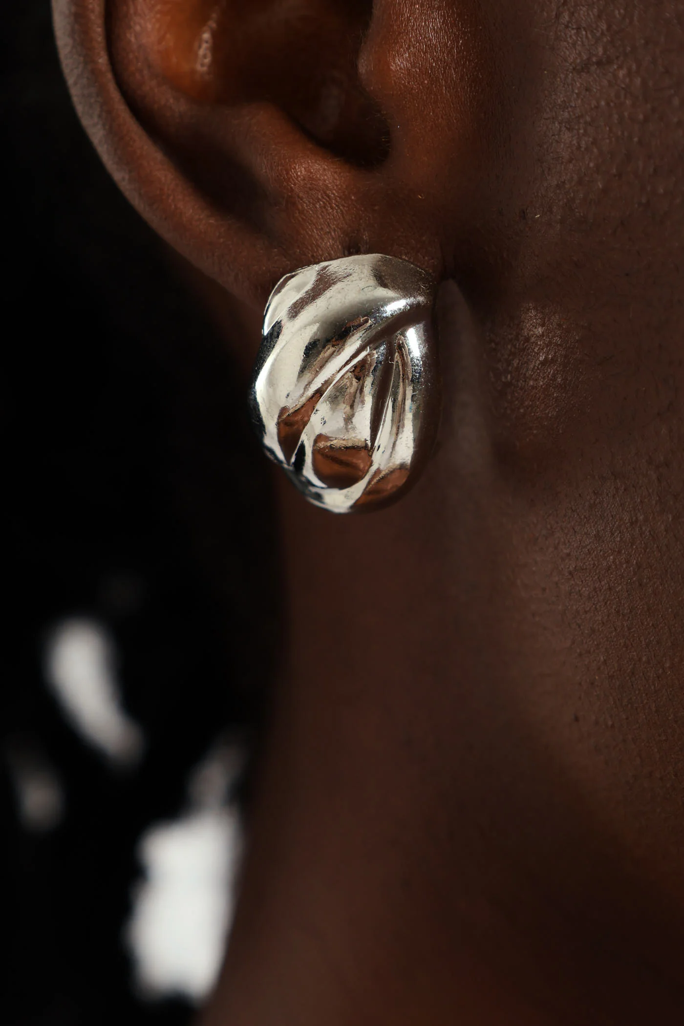 2 Pack Statement Ripple Earrings - Gold/Silver - Image 3