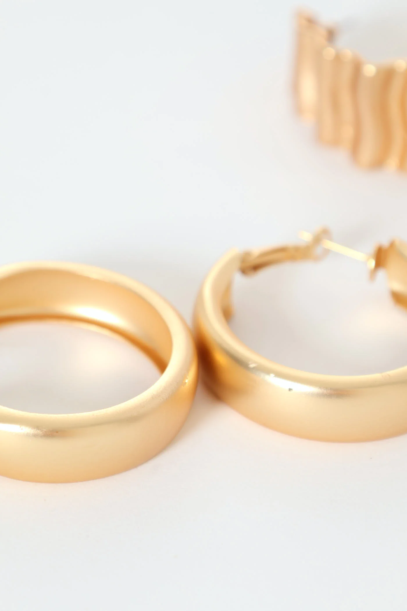 3 Pack Chunky Brushed Hoop Earrings - Gold - Image 3