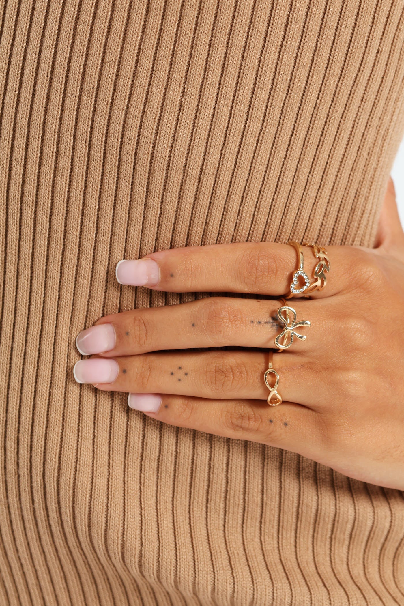4 Pack Diamante Heart & Bow Rings - Gold