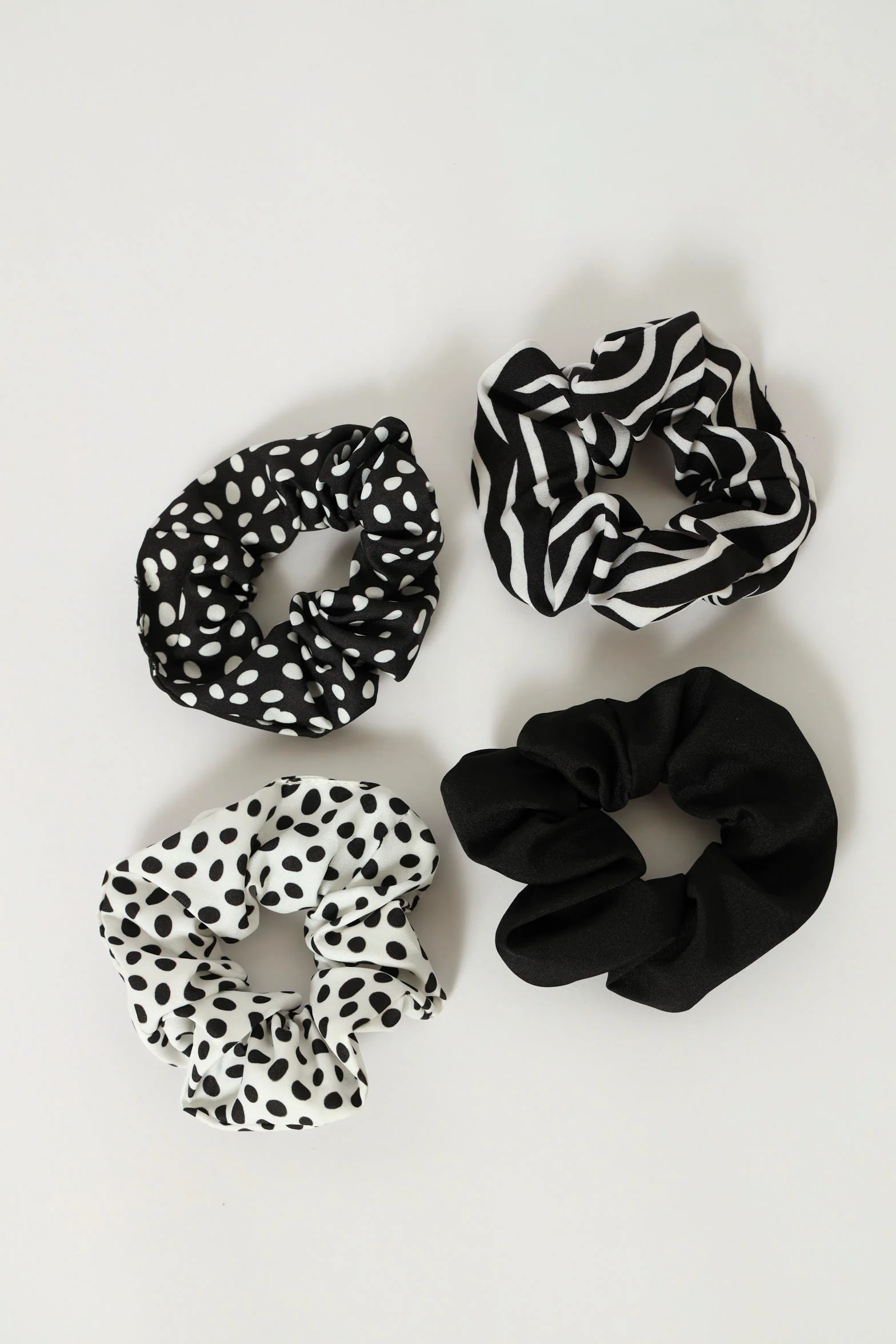 4 Pack Monochrome Scrunchies - Multi - Image 2