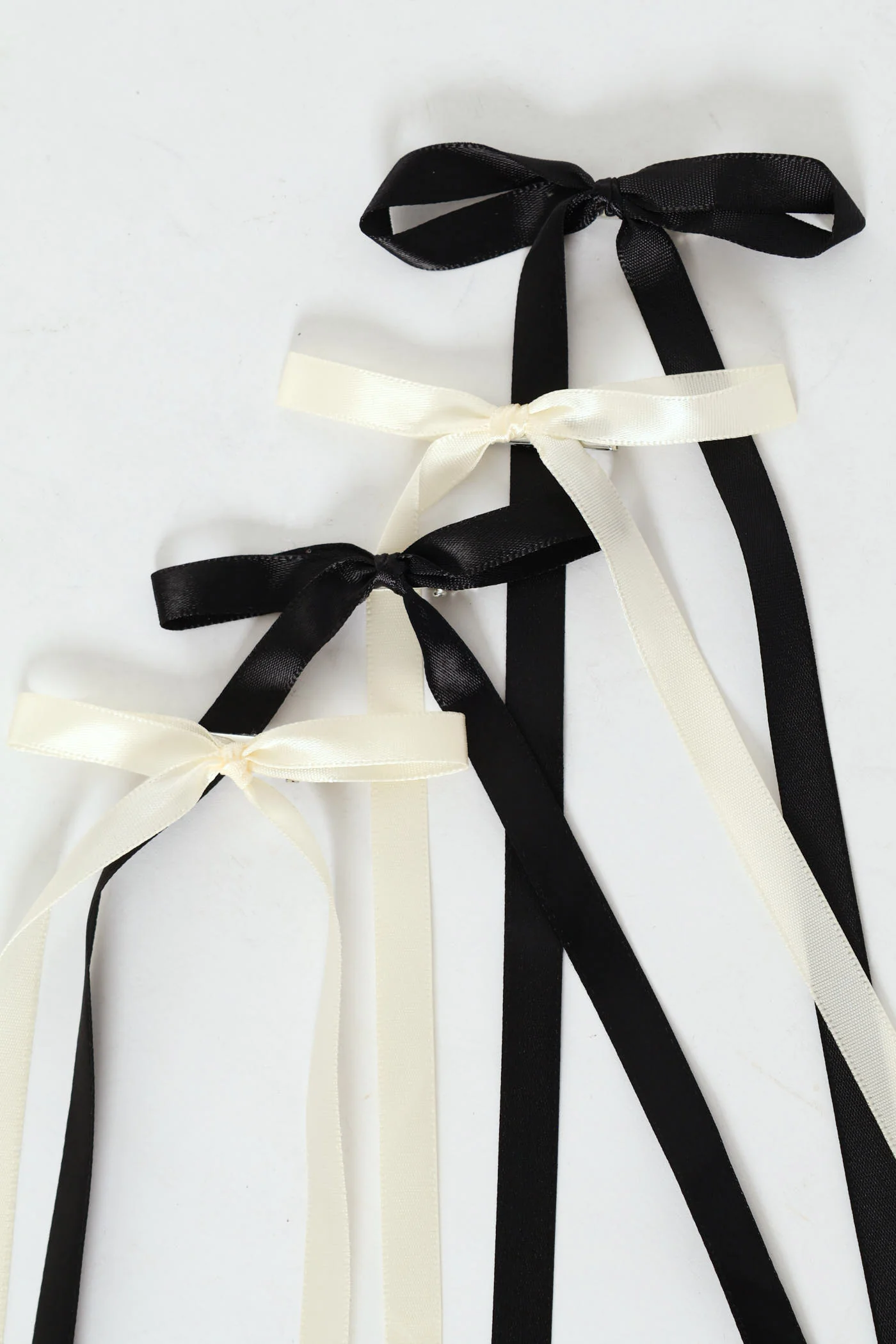 4 Pack Thin Bow Hair Clips - Cream/Black - Image 3