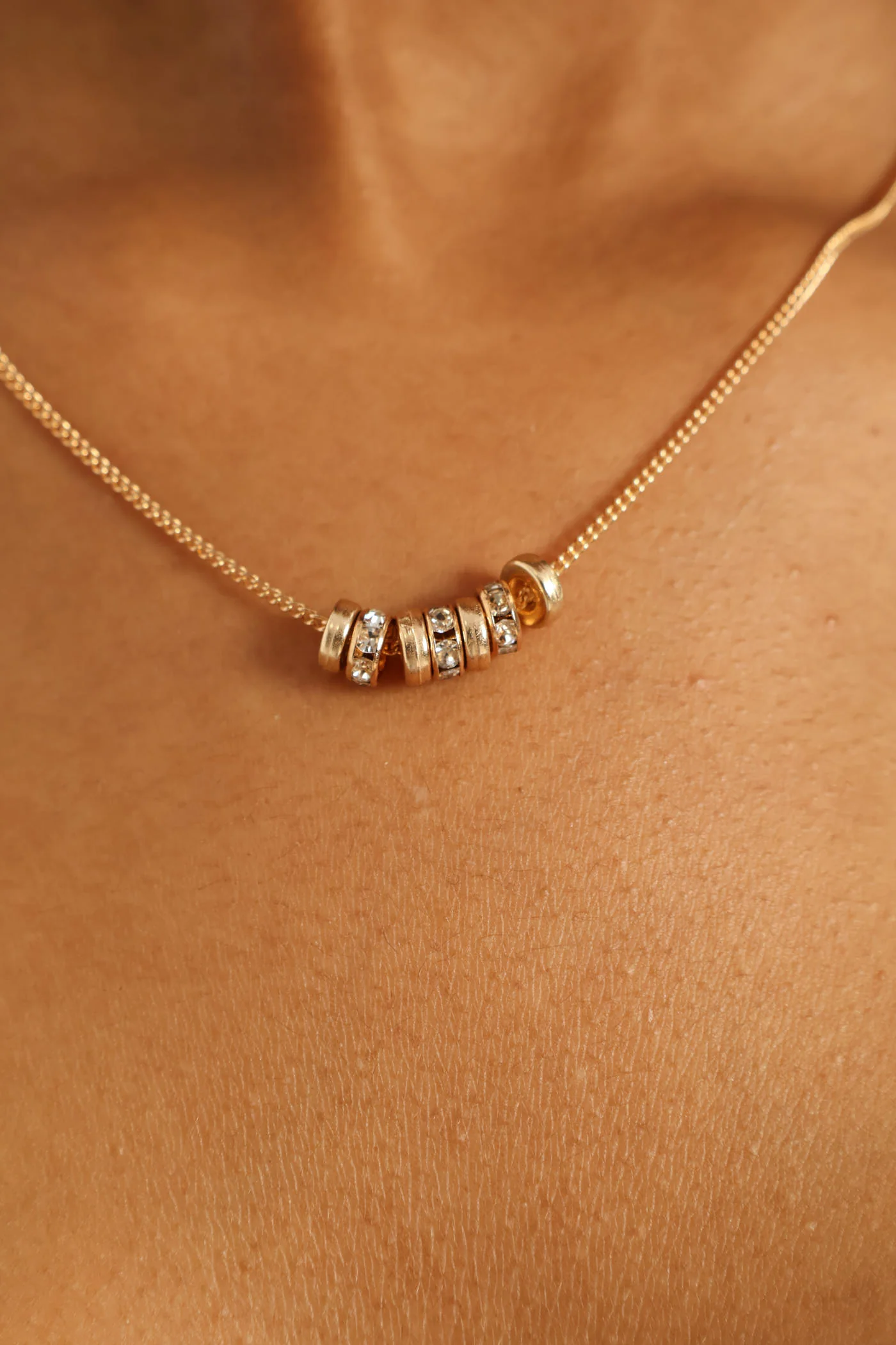 7 Diamante Disk Friendship Ring Necklace - Gold
