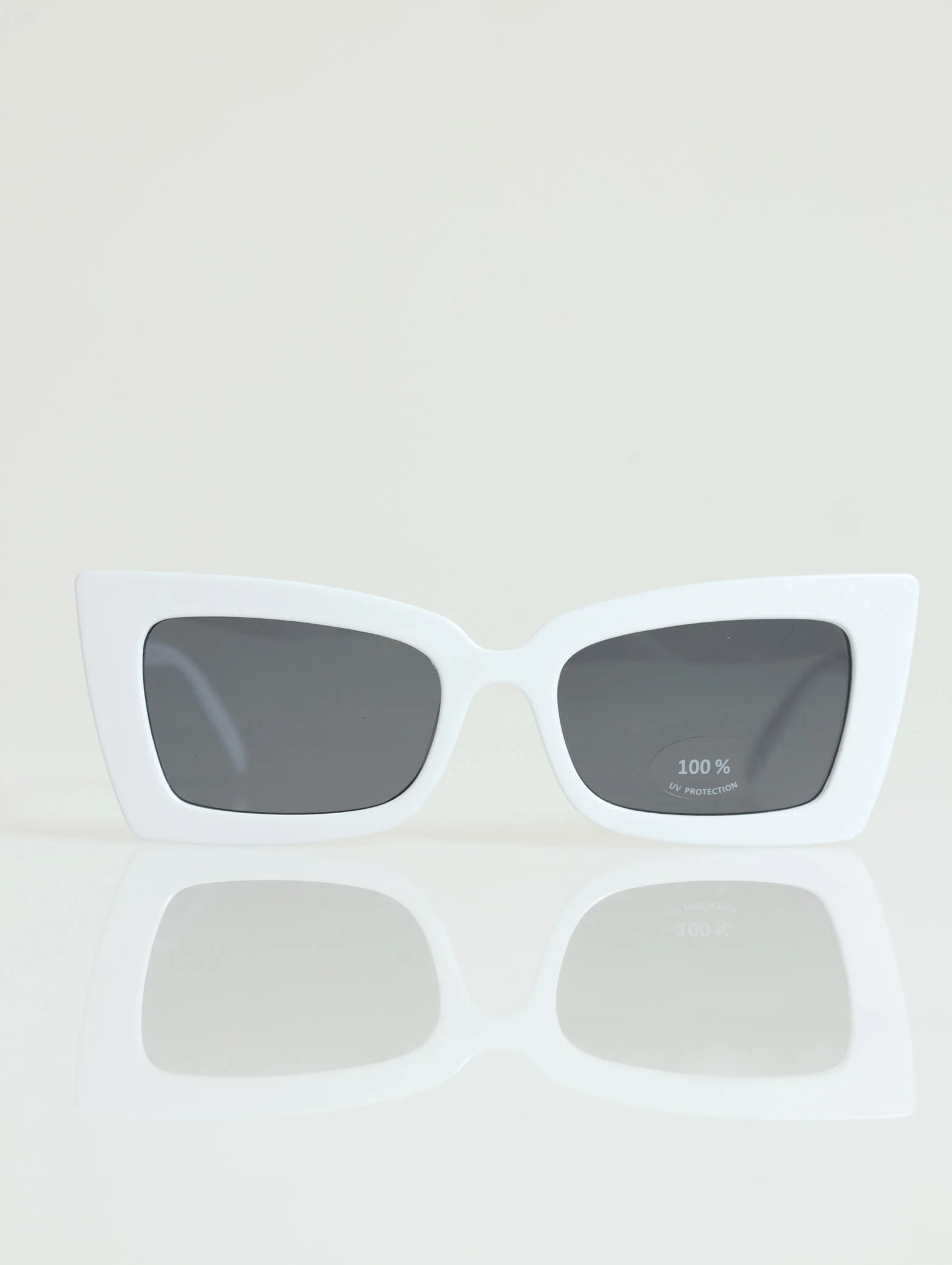Angular Cat Eye Sunglass With Heart Detail - White