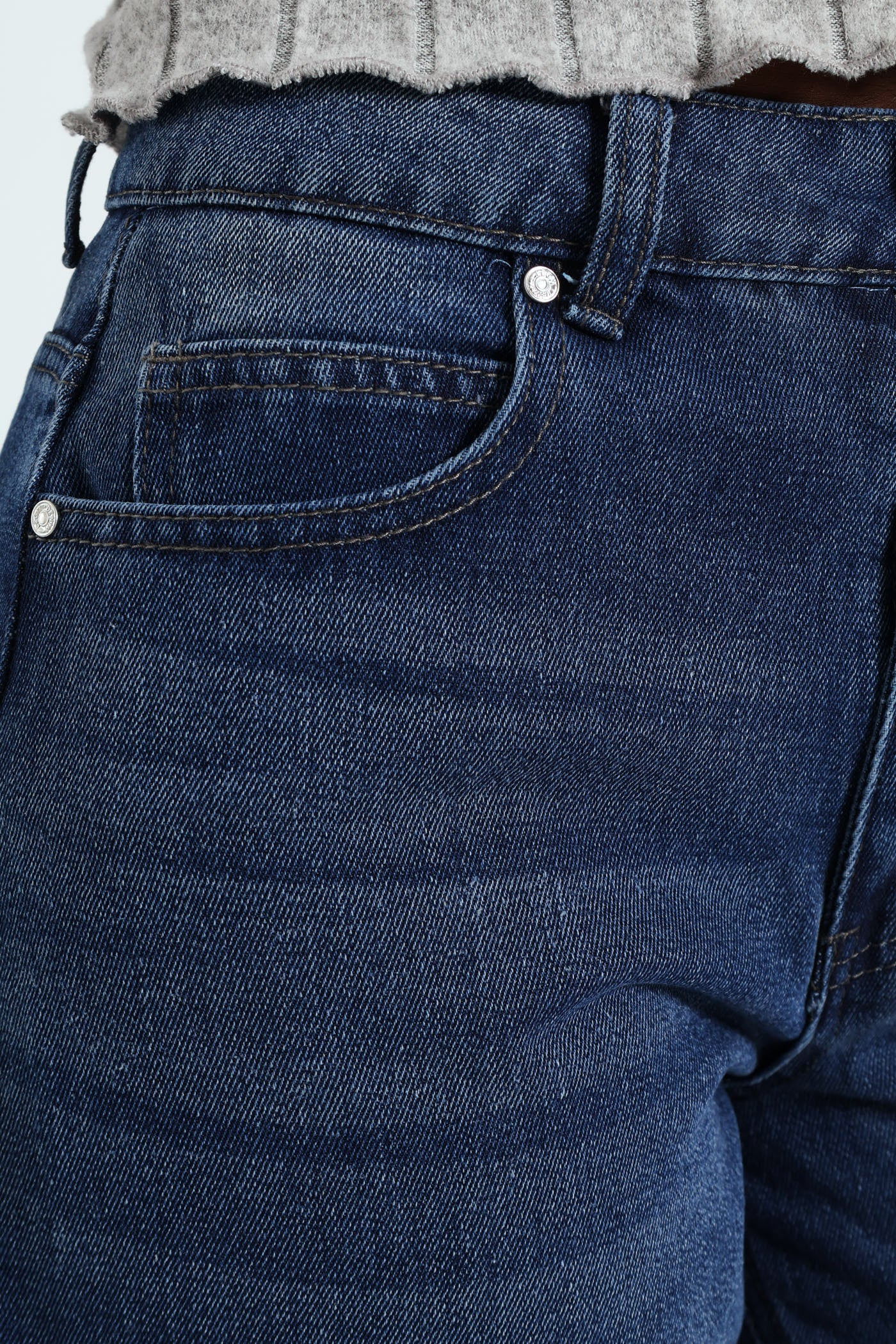 Back Buckle Barrel Jean - Dark Wash - Image 4
