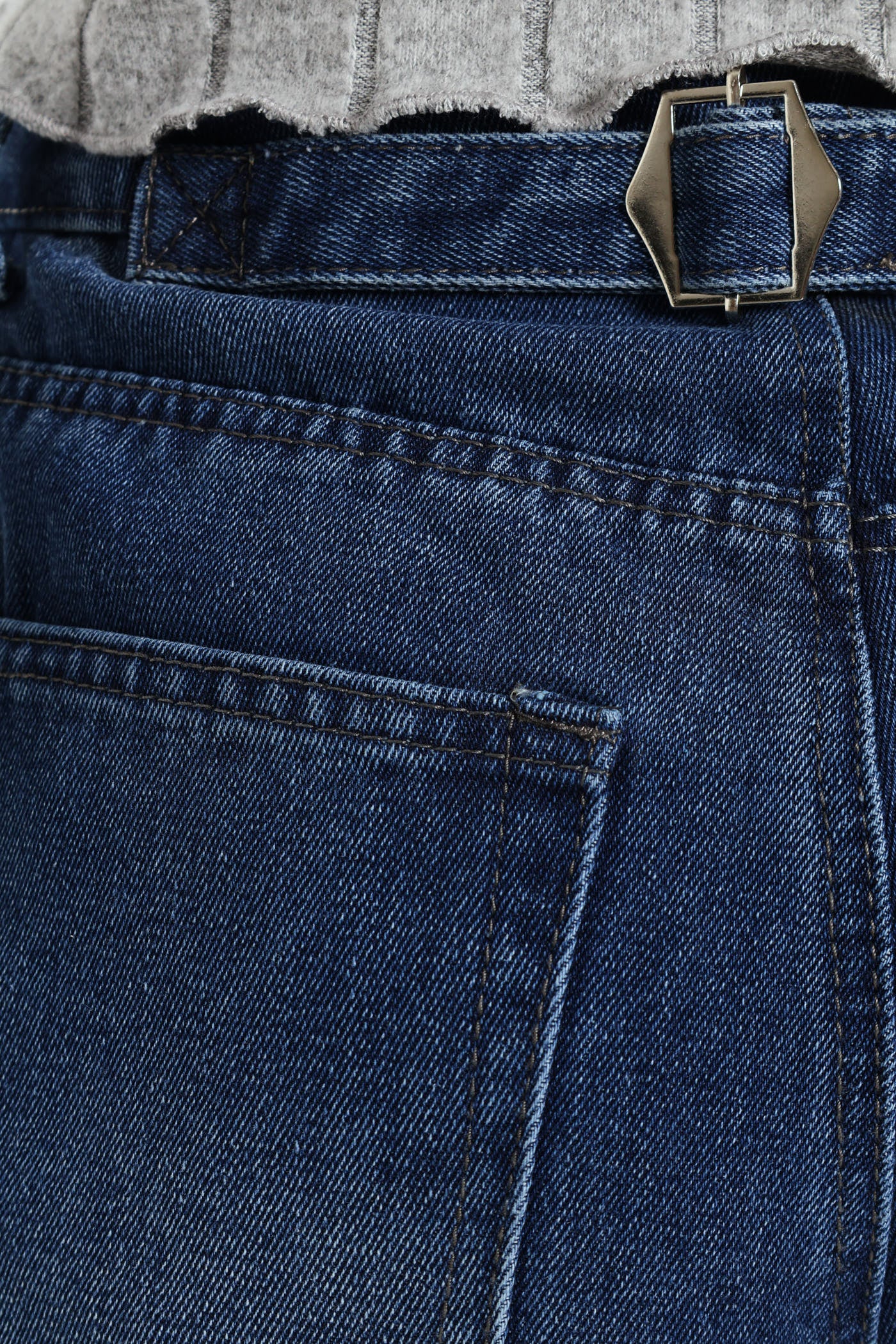 Back Buckle Barrel Jean - Dark Wash - Image 5