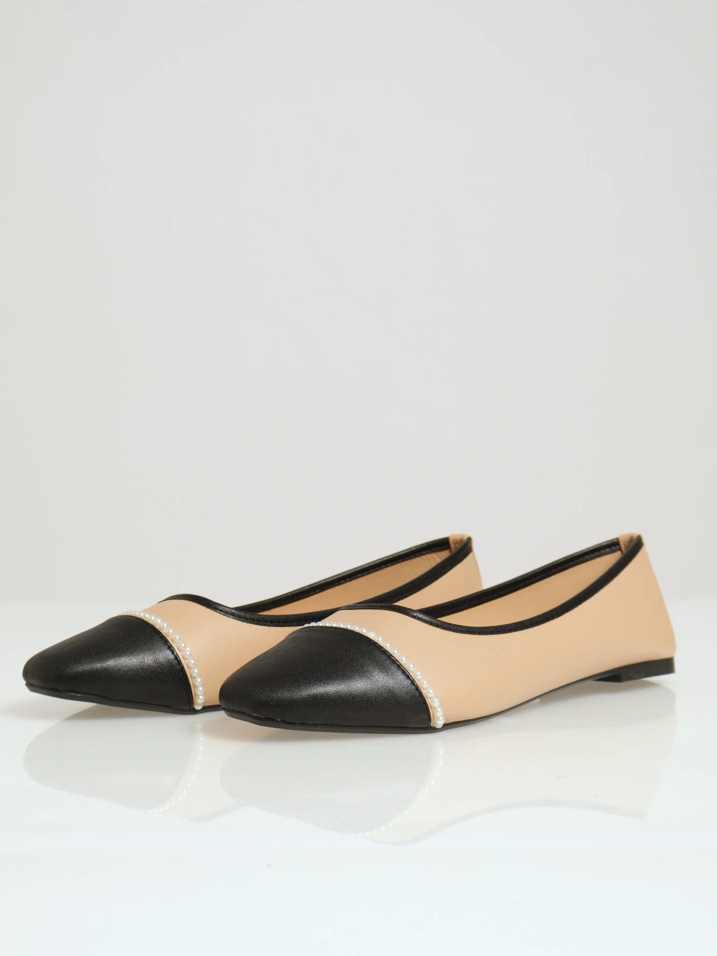 Basic Colour Block Pump With Pearl Trim - Image 4