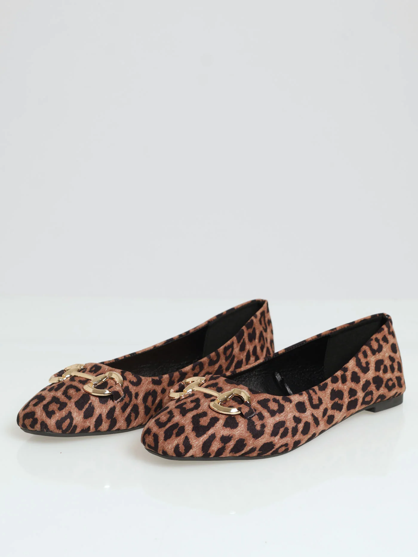 Basic Leopard Print Pump With Bar Trim - Image 3