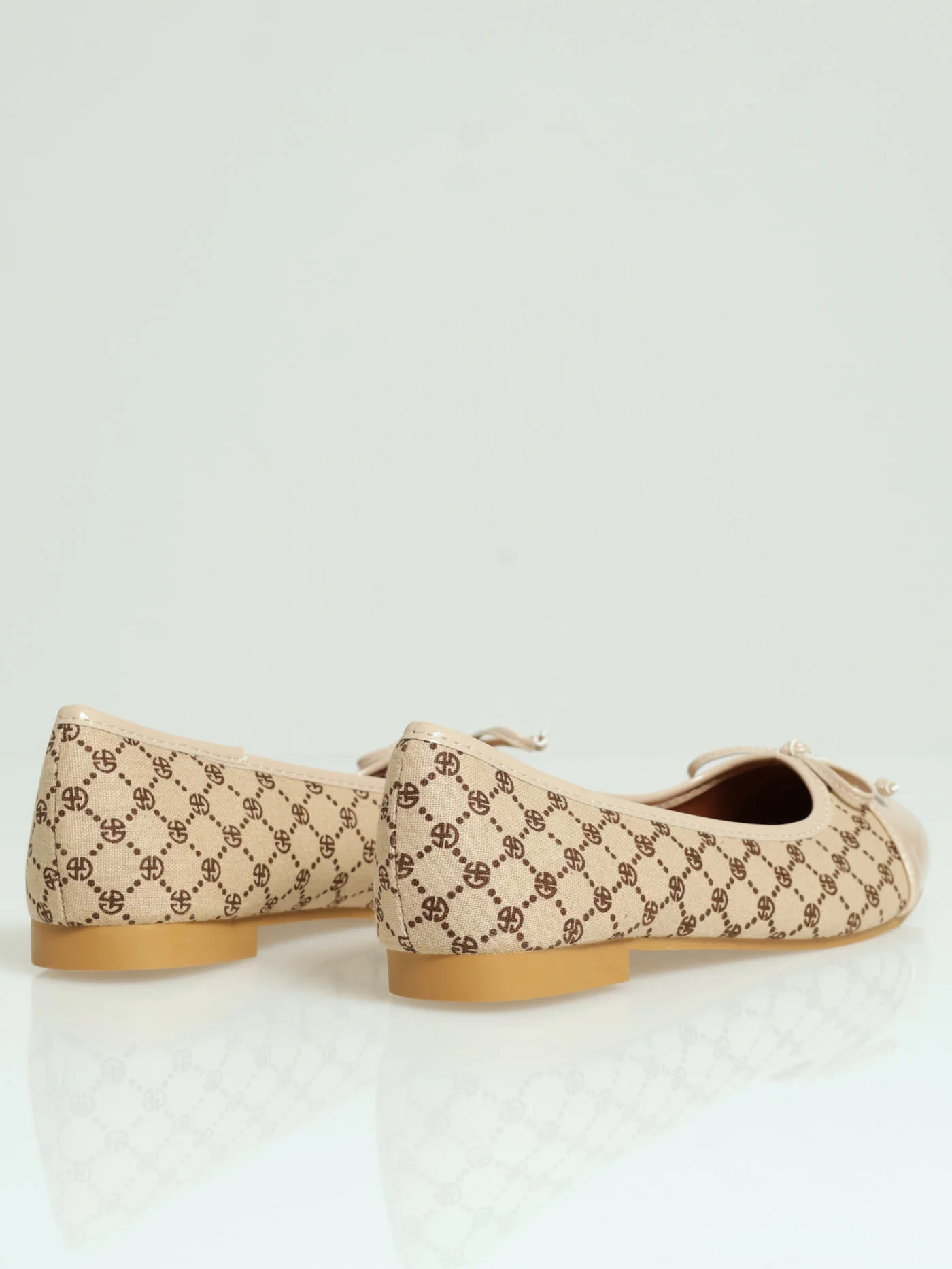 Basic Monogram Pump With Bow - Beige - Image 4