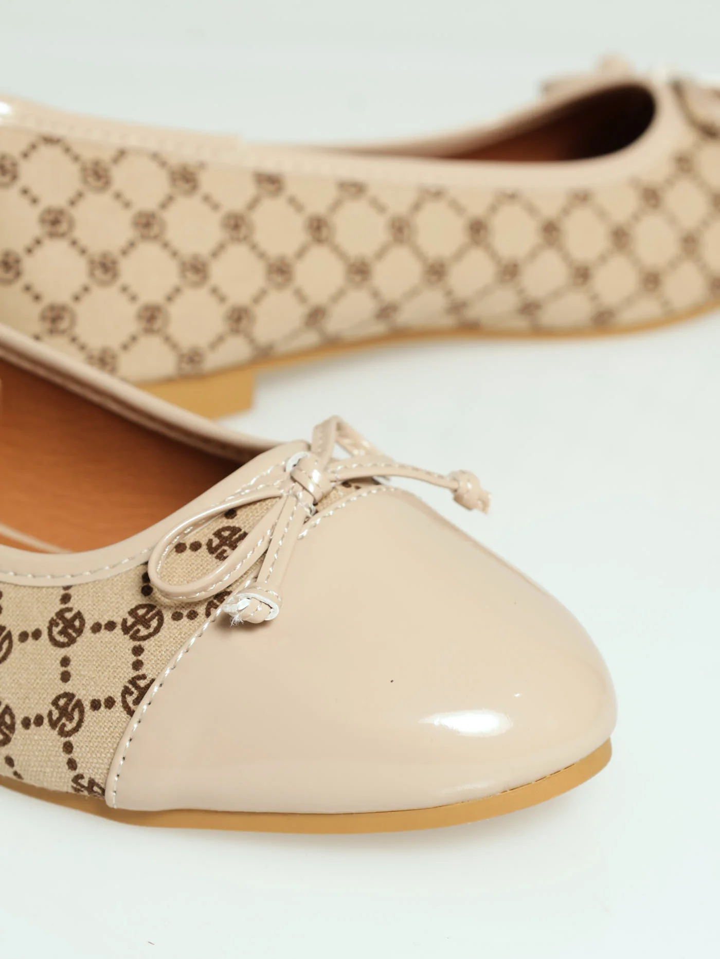 Basic Monogram Pump With Bow - Beige - Image 5
