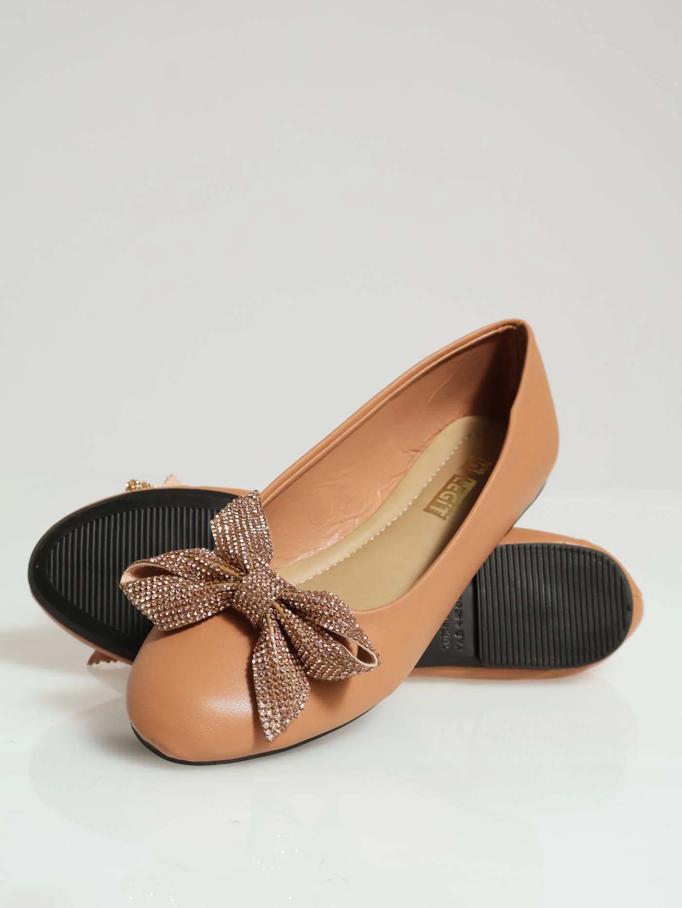 Basic Pump With Diamante Bow - Tan - Image 4