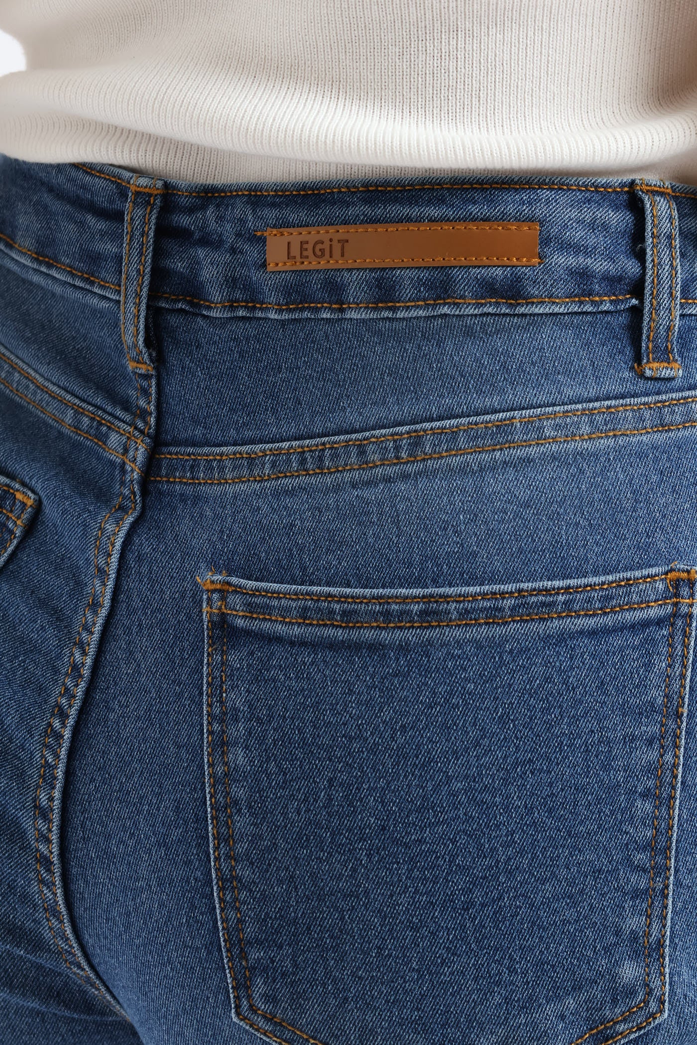Basic Raw Hem Wide Leg Jean - Medium Wash - Image 6