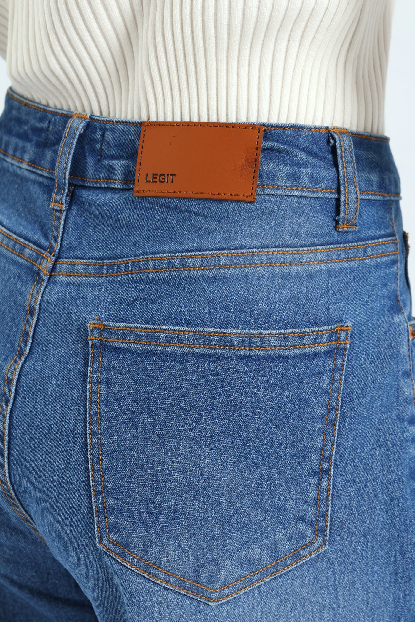 Basic Wide Leg Jean - Medium Wash - Image 5