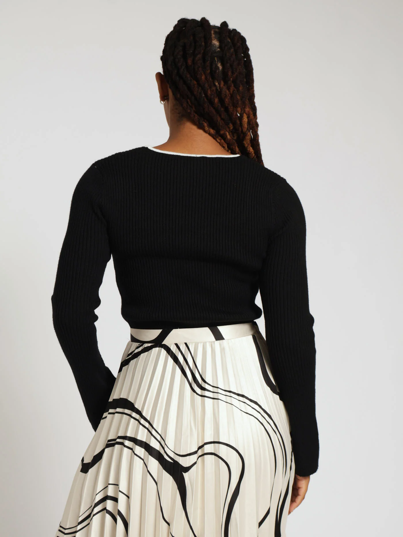 Binding Pullover - Black - Image 3