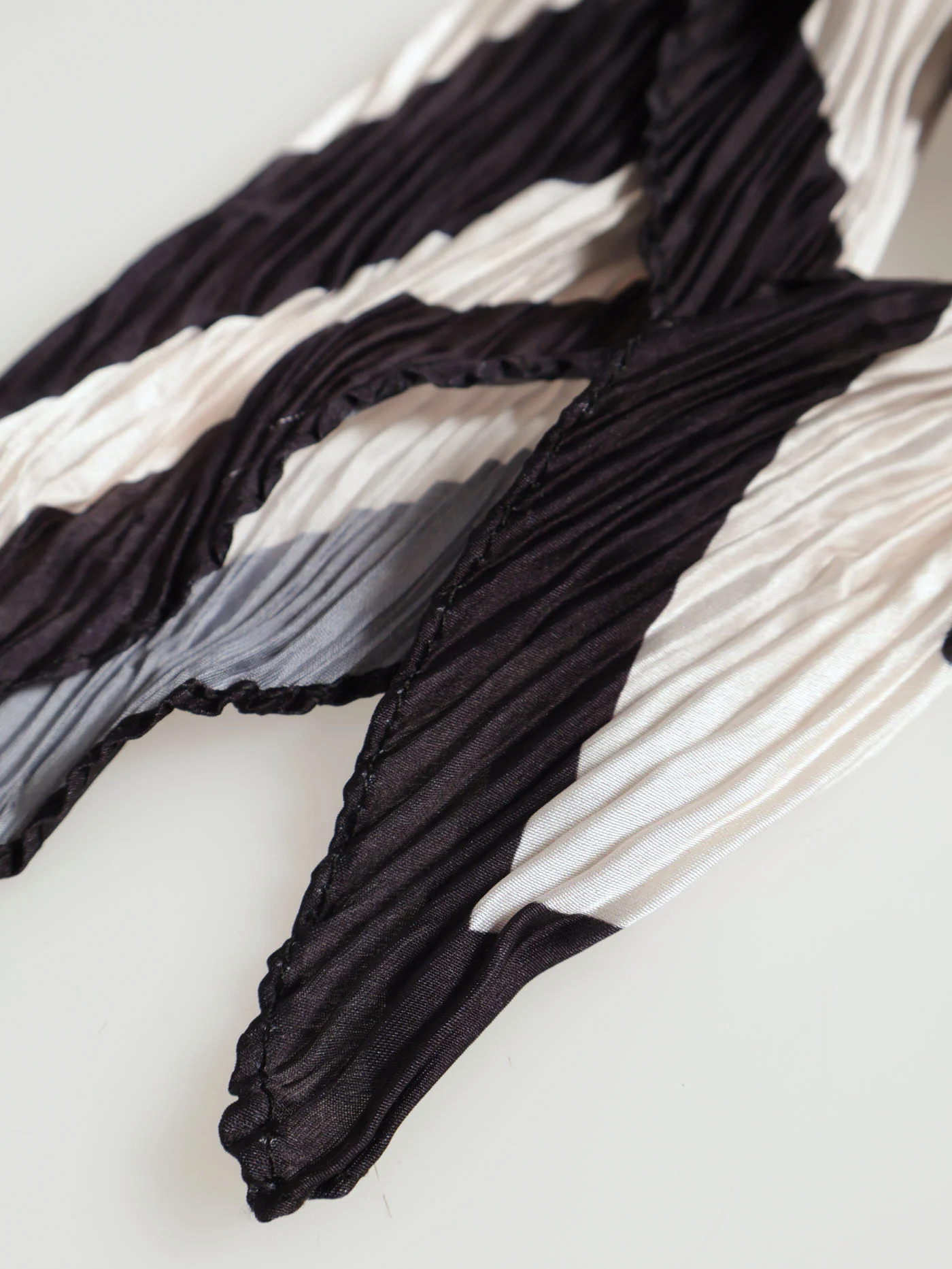 Black & Cream Pleated Abstract Scarf - Image 2