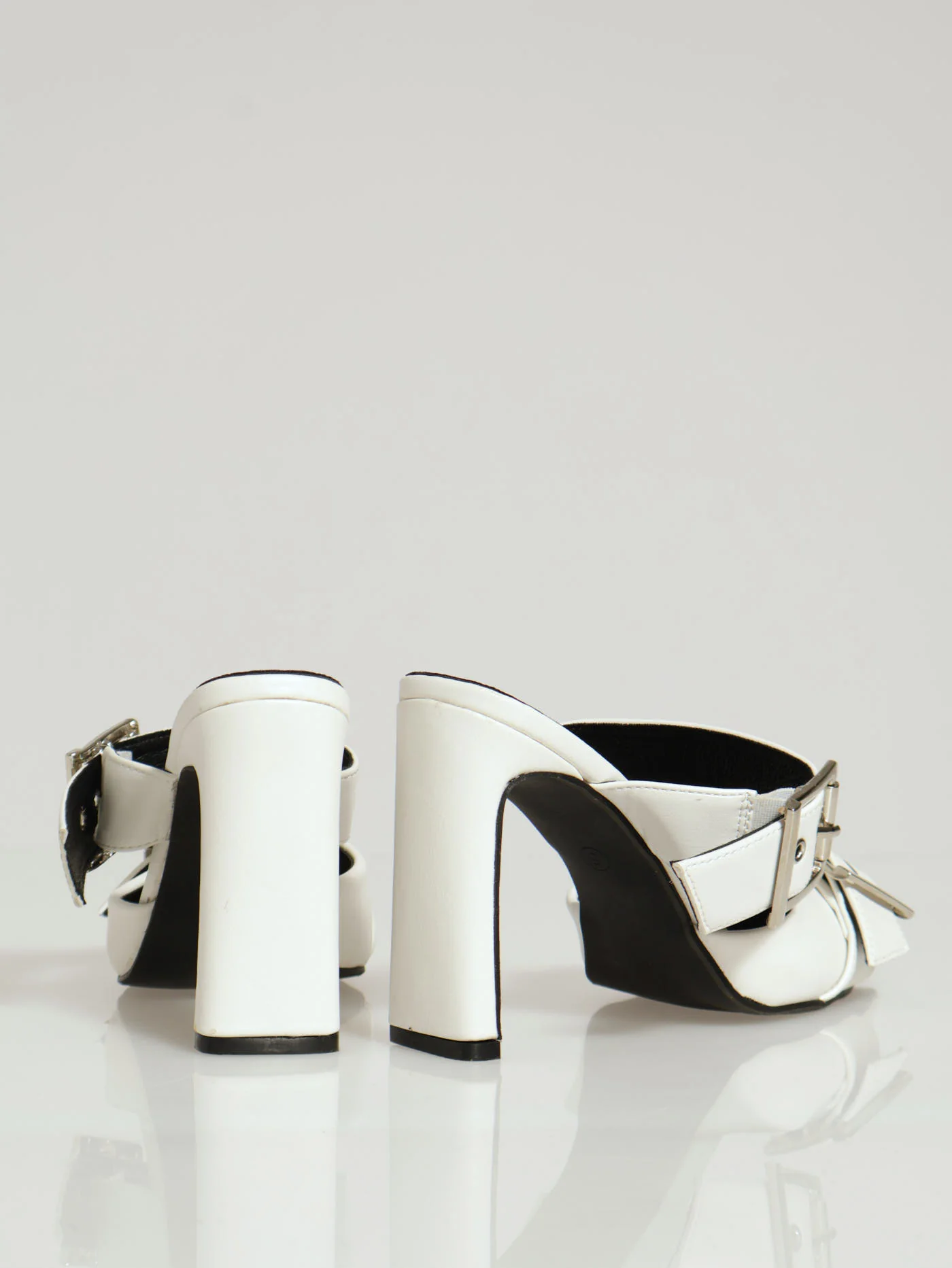 Block Court Heel With Chunky Buckle Detail - White - Image 3
