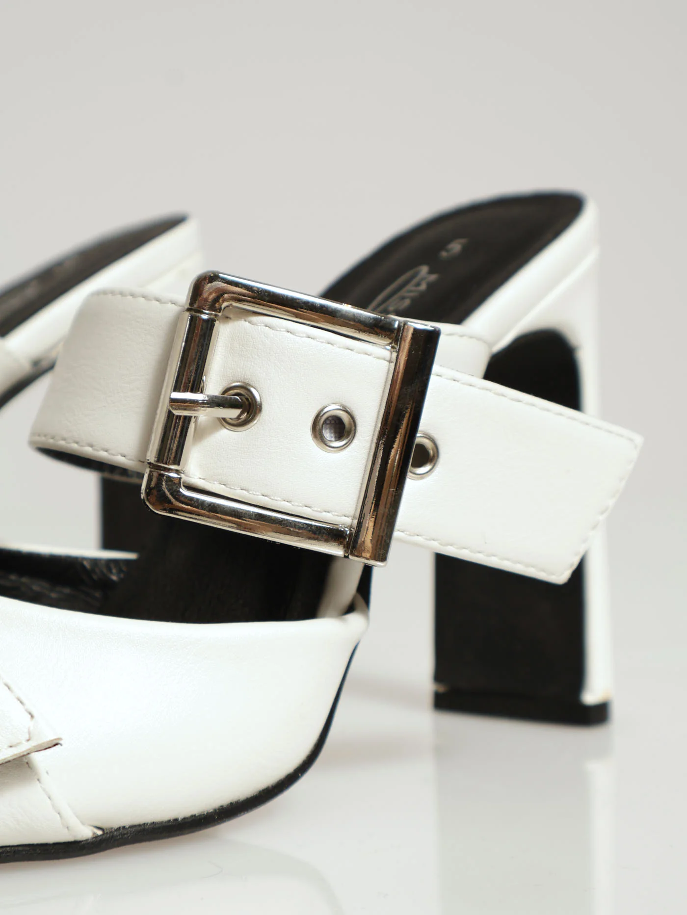 Block Court Heel With Chunky Buckle Detail - White - Image 4