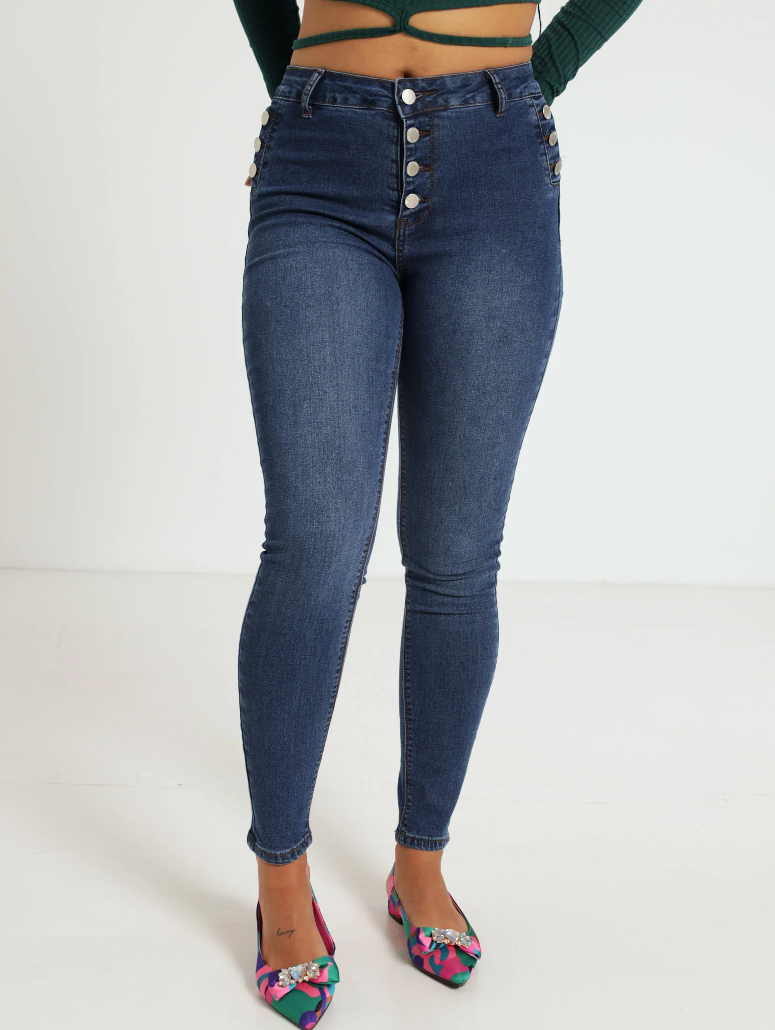 Button Fly & Pocket Slimleg Jean