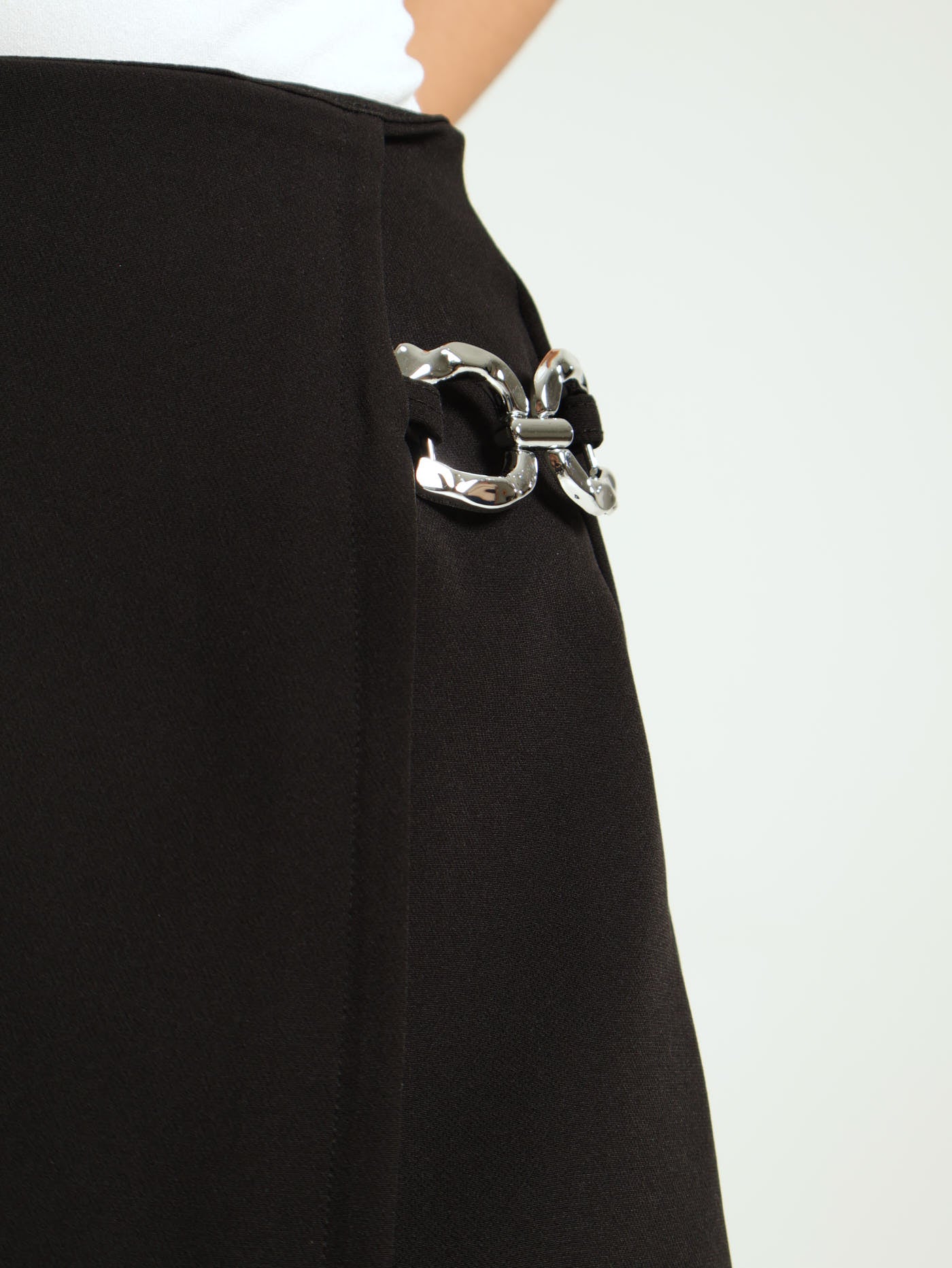 Chain Detail Basic Skort - Image 4