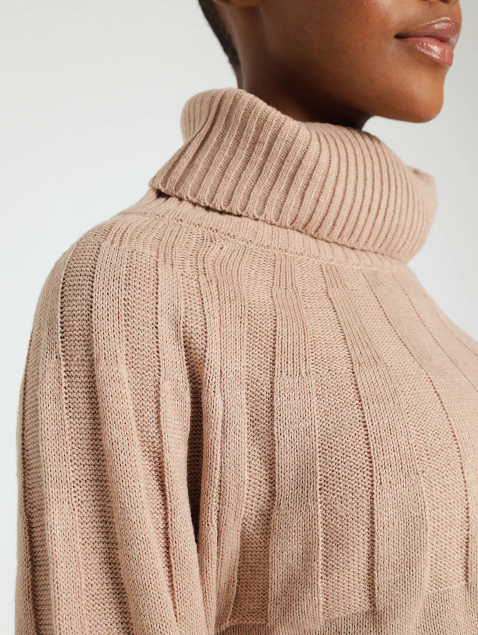 Chunky Pullover Neck Rib Design Detail - Image 5
