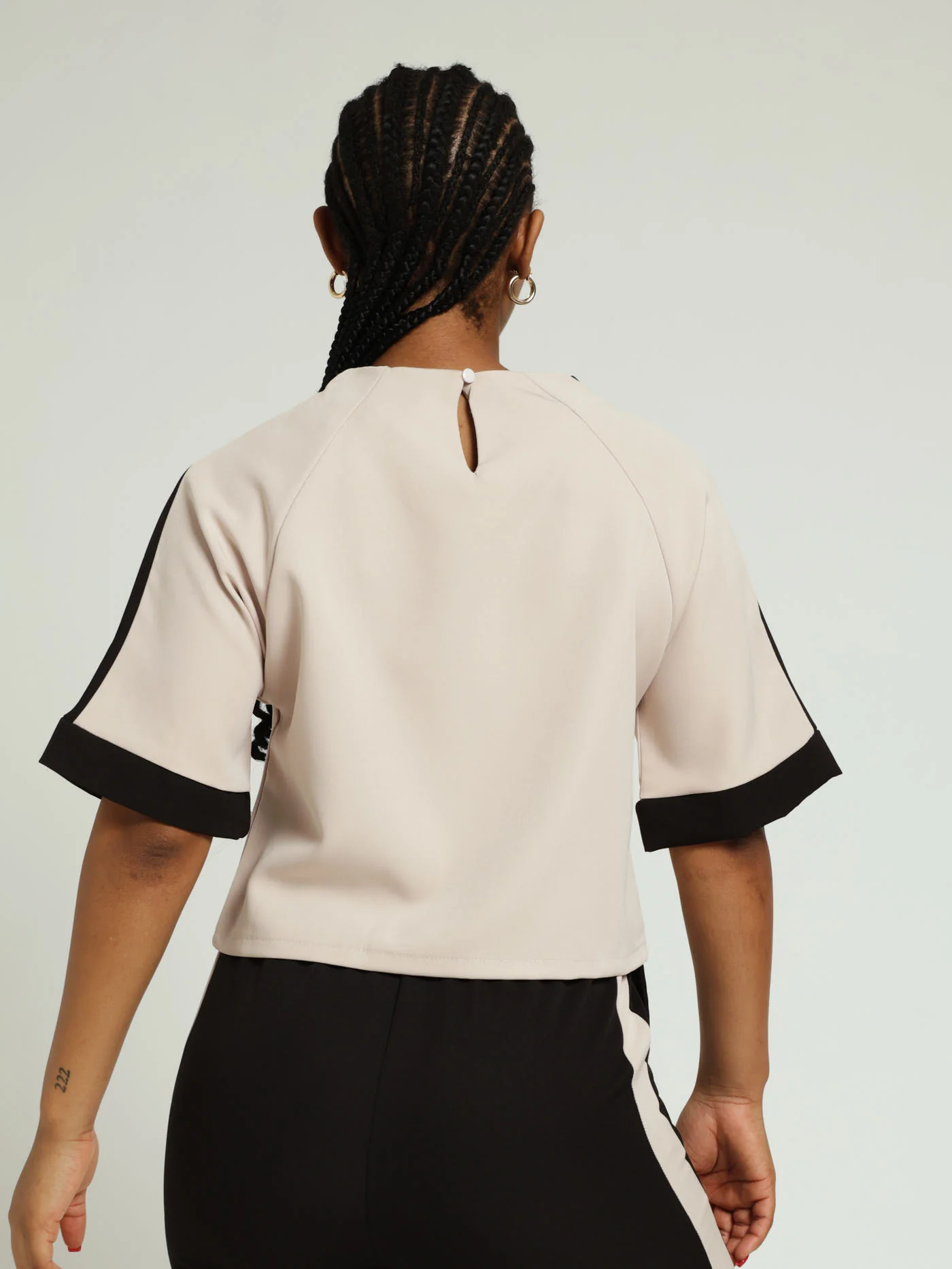 Contrast Barbi Tee - Black/Beige - Image 3
