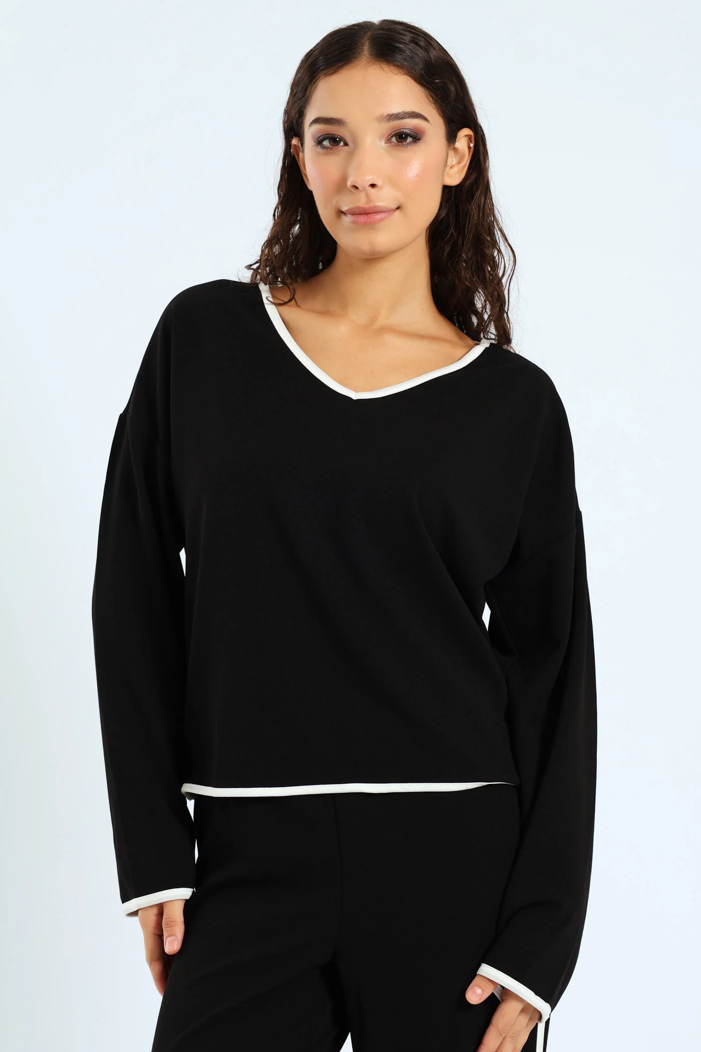 Contrast Binding Knit V Neck Top - Black
