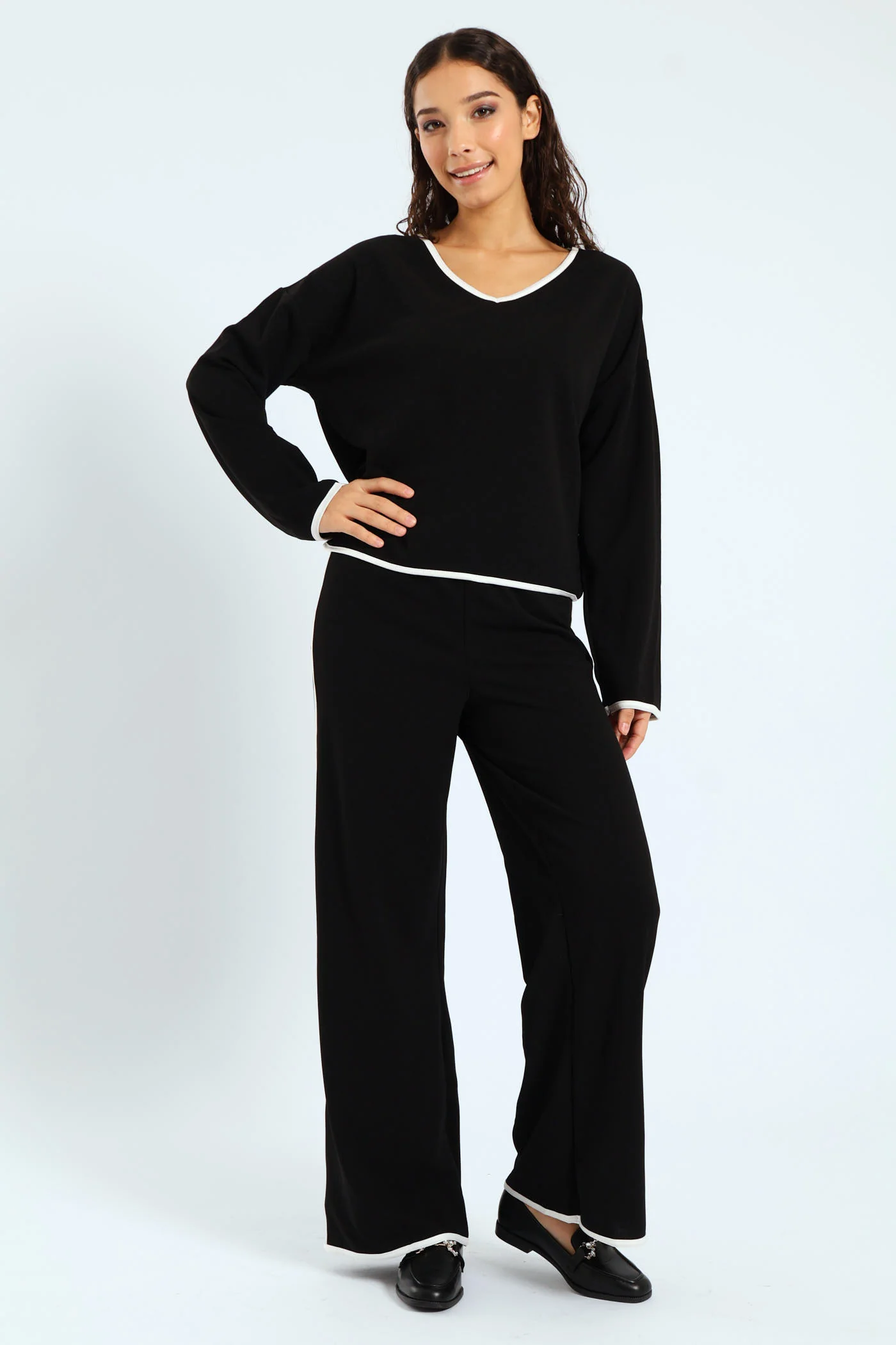 Contrast Binding Knit V Neck Top - Black - Image 2