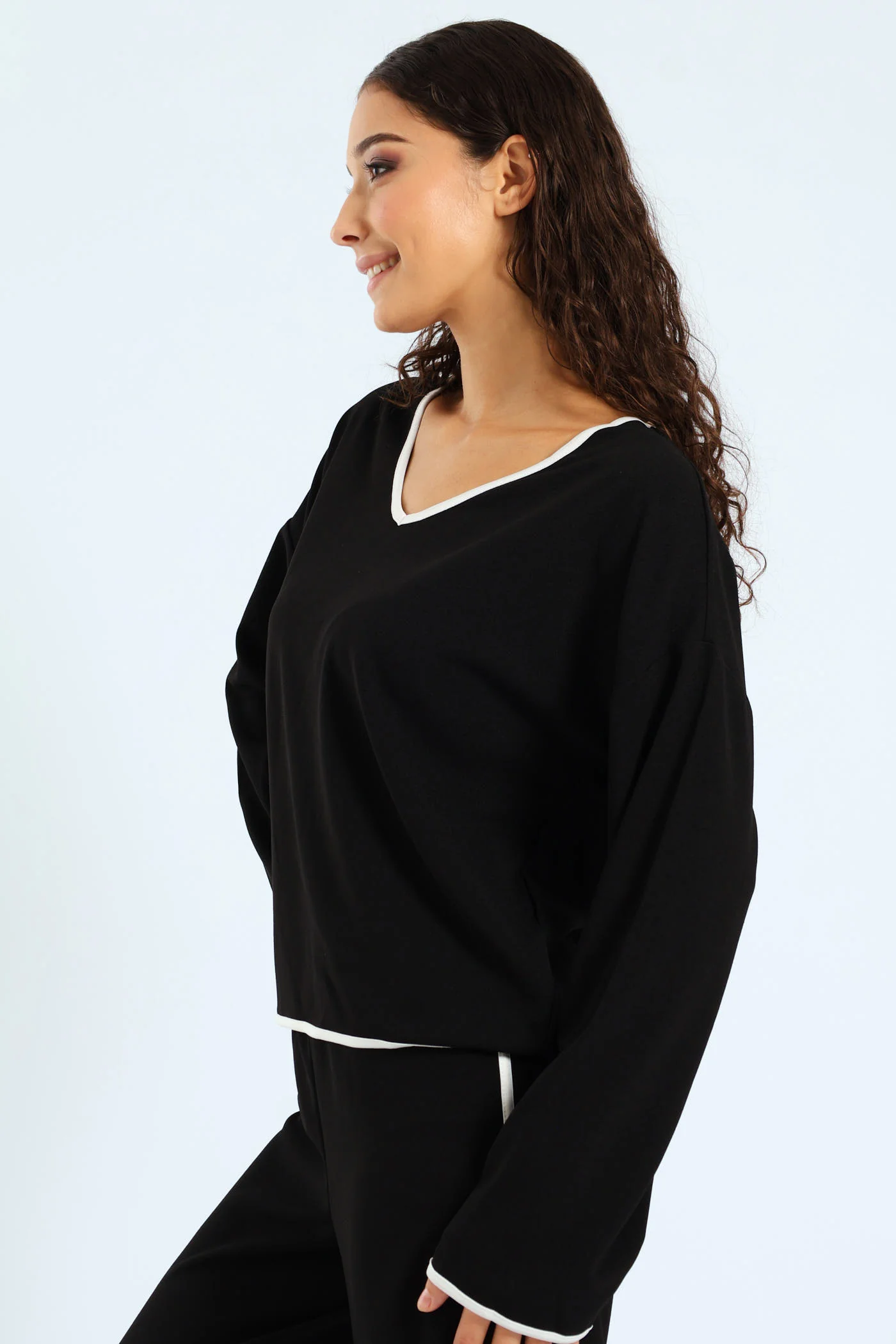 Contrast Binding Knit V Neck Top - Black - Image 3