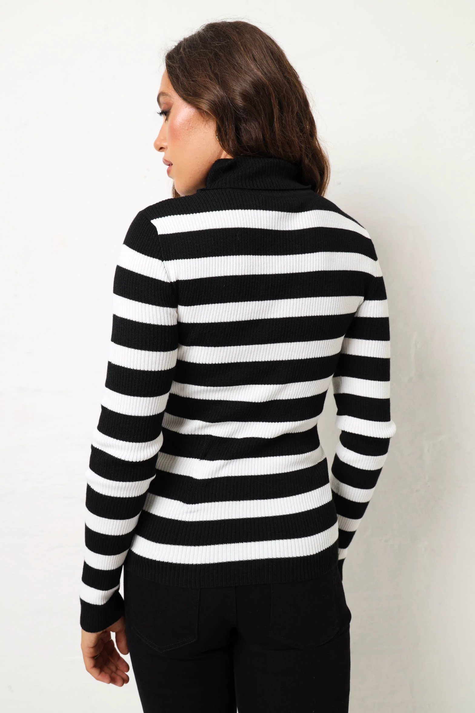 Core Knitwear - Black/White - Image 5