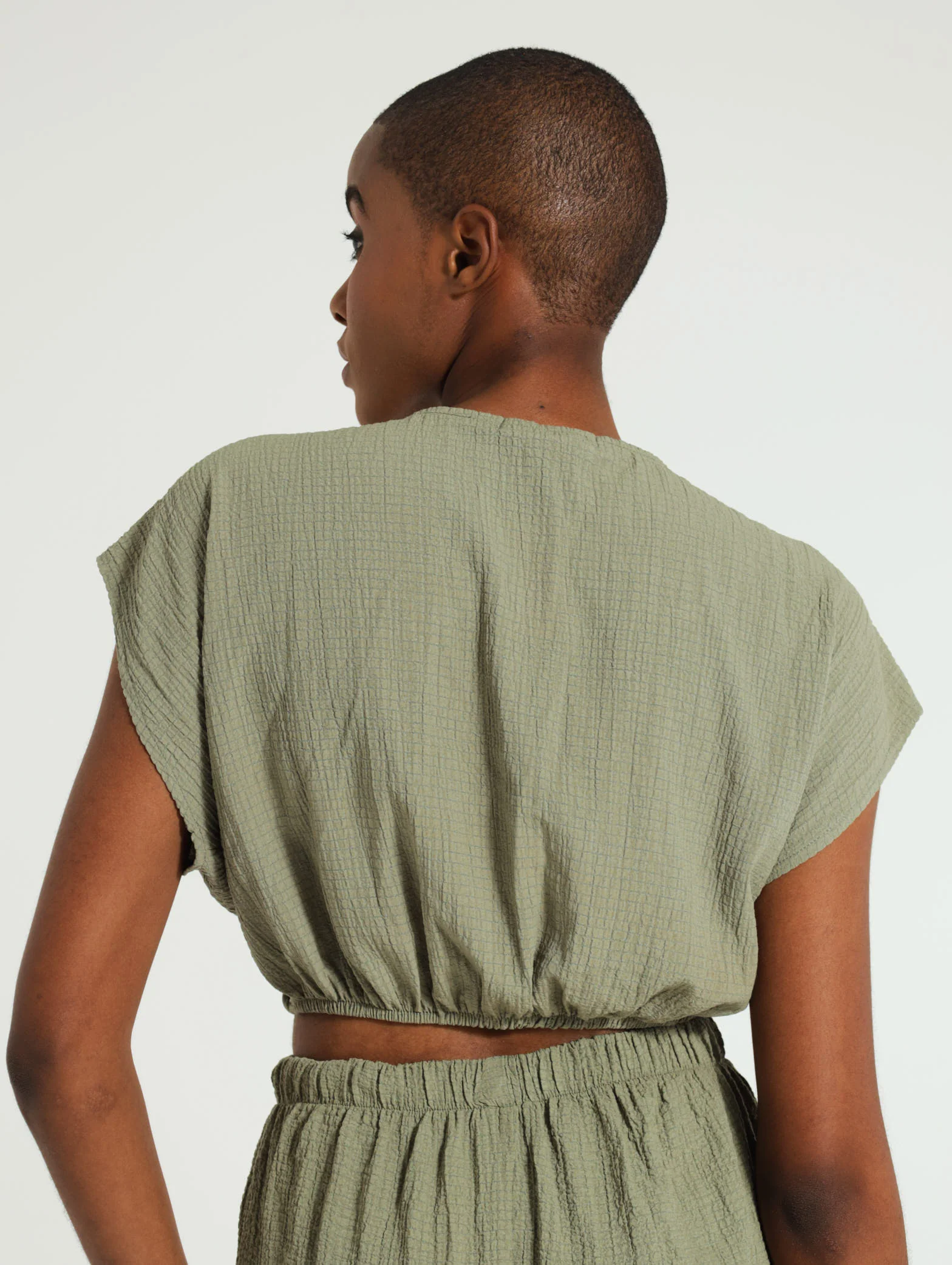 Crinkle Knot Front Top - Image 4