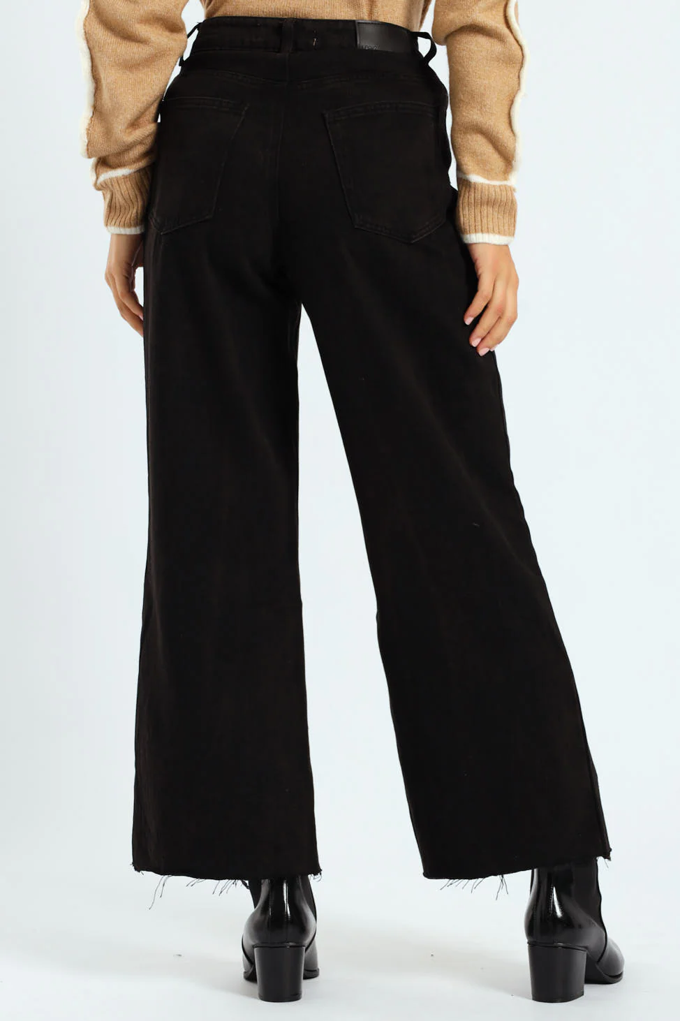 Crop Abraised Hem Wide Leg Jean - Black - Image 2