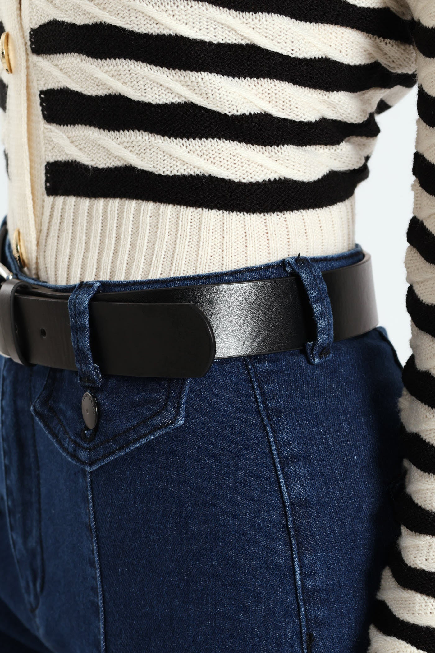 Curved Buckle Pu Puller Core Belt - Black - Image 2