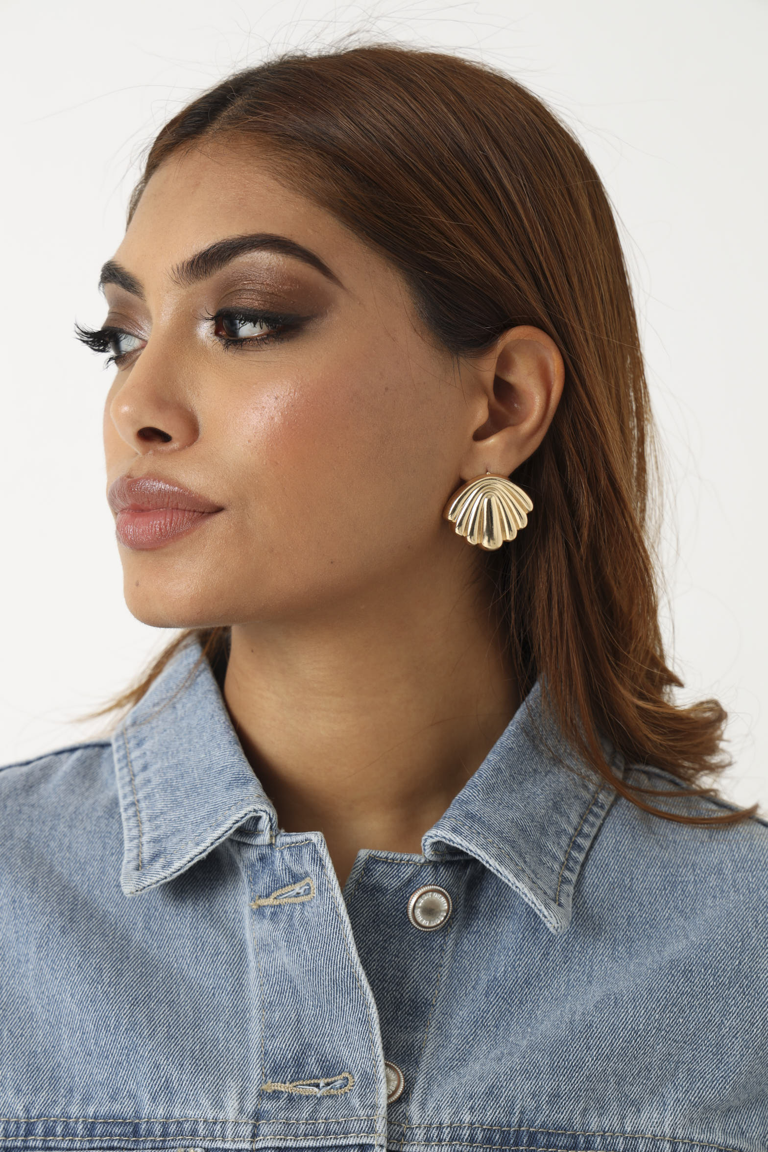 Curved Ripple Earring -  Gold - Image 3