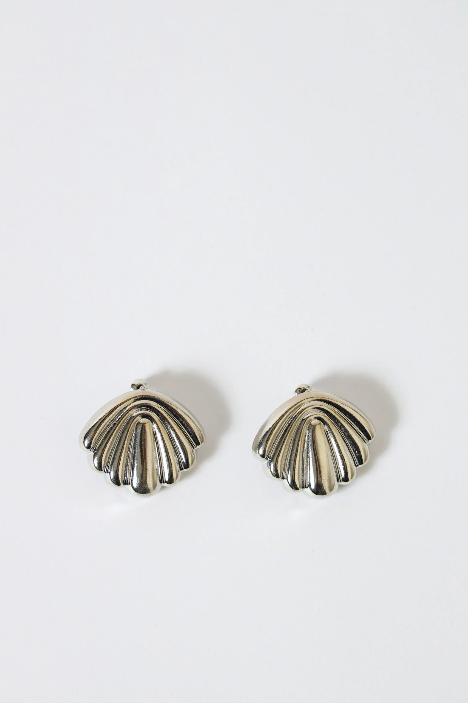 Curved Ripple Earrings - Silver