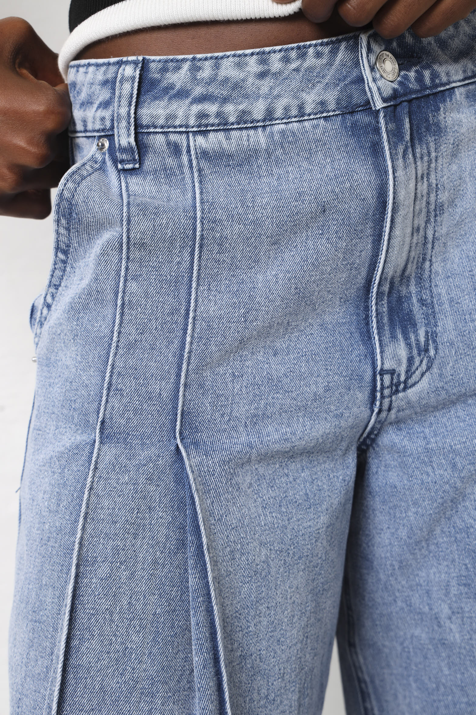 Deep Pleated Wide Leg Jean - Light Wash - Image 4