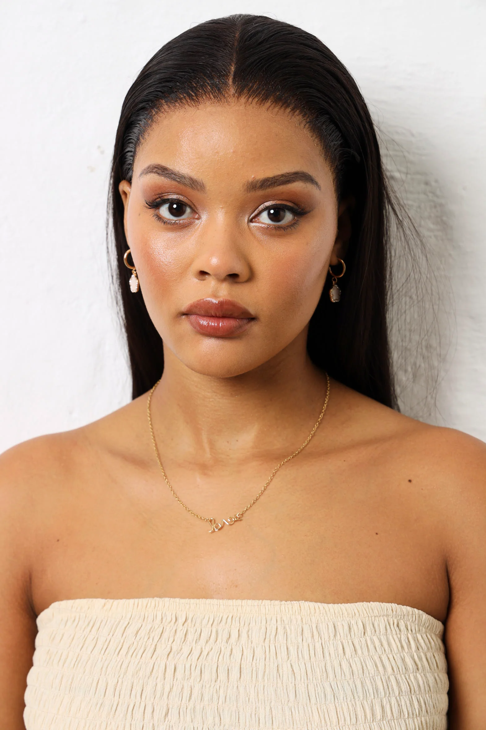 Delicate Love Slogan Necklace - Gold