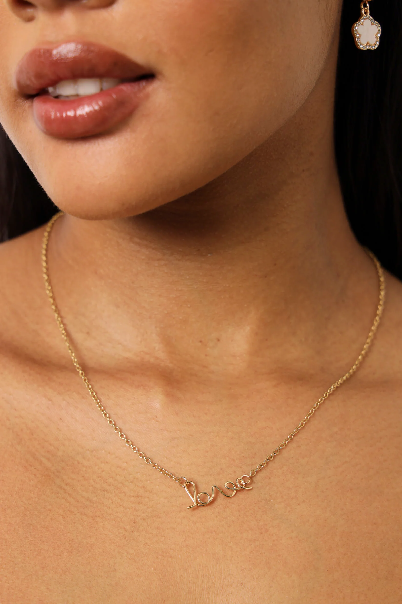 Delicate Love Slogan Necklace - Gold - Image 2
