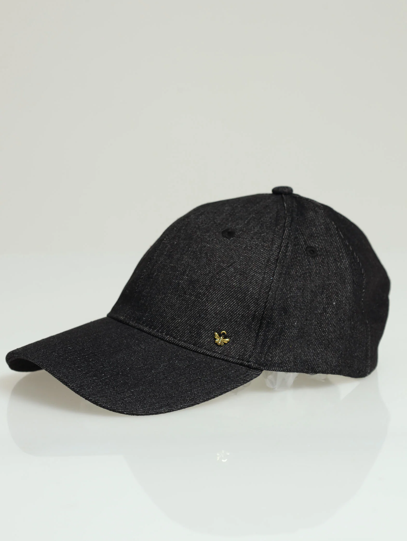 Denim Peak Hat With Bee Pendant - Black