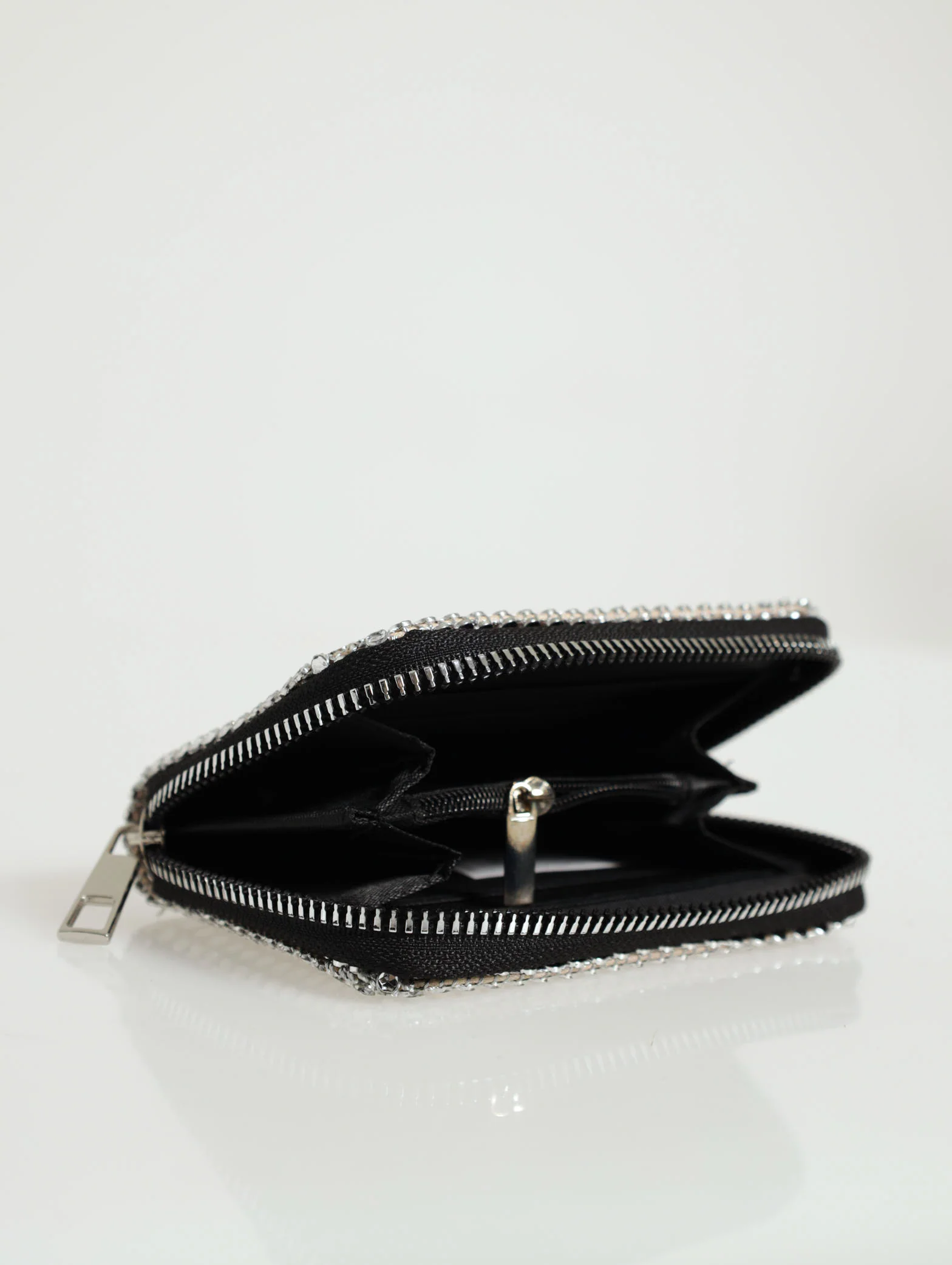 Diamante Single Zip Wallet - Image 2