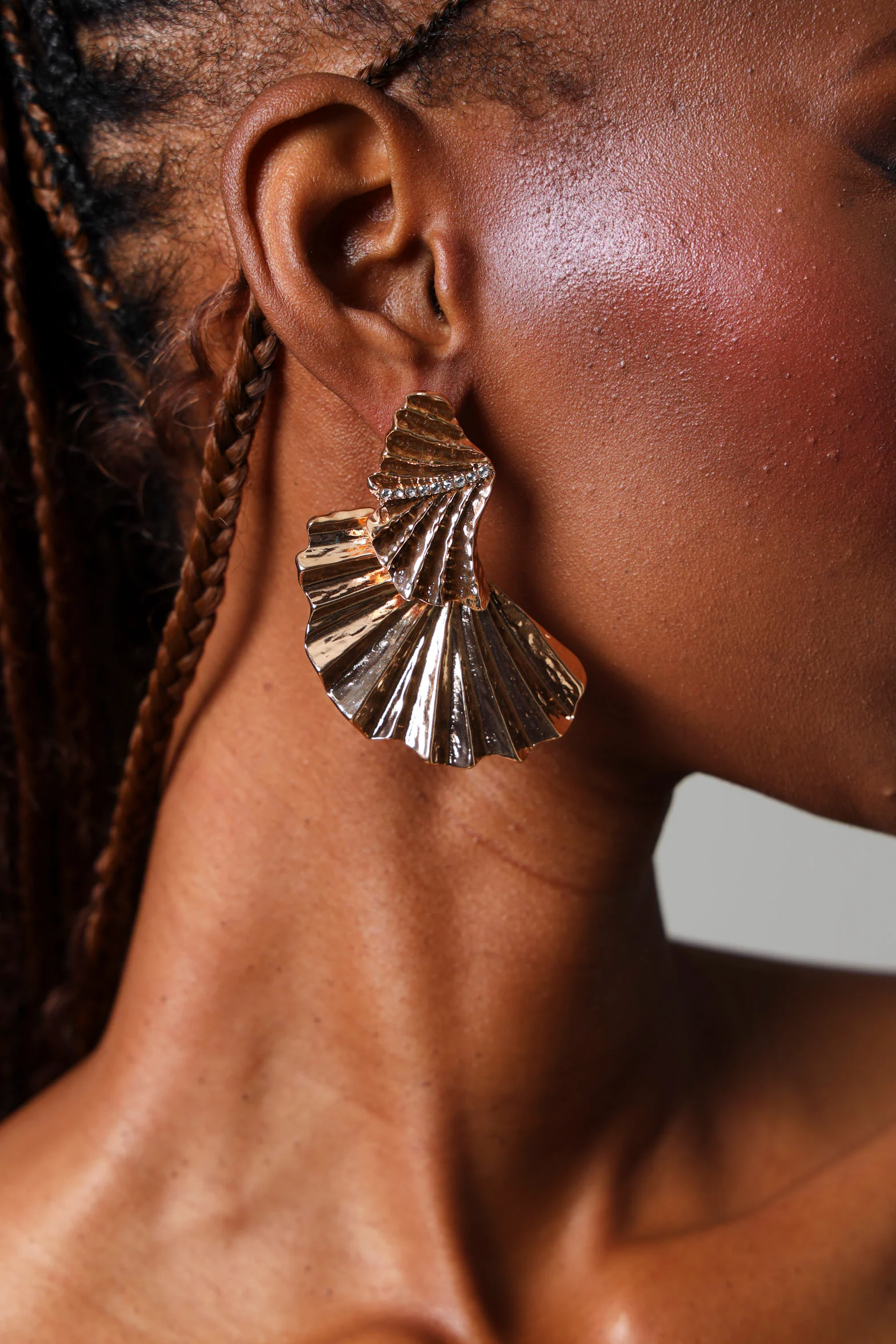 Embelished Fan Earring - Gold