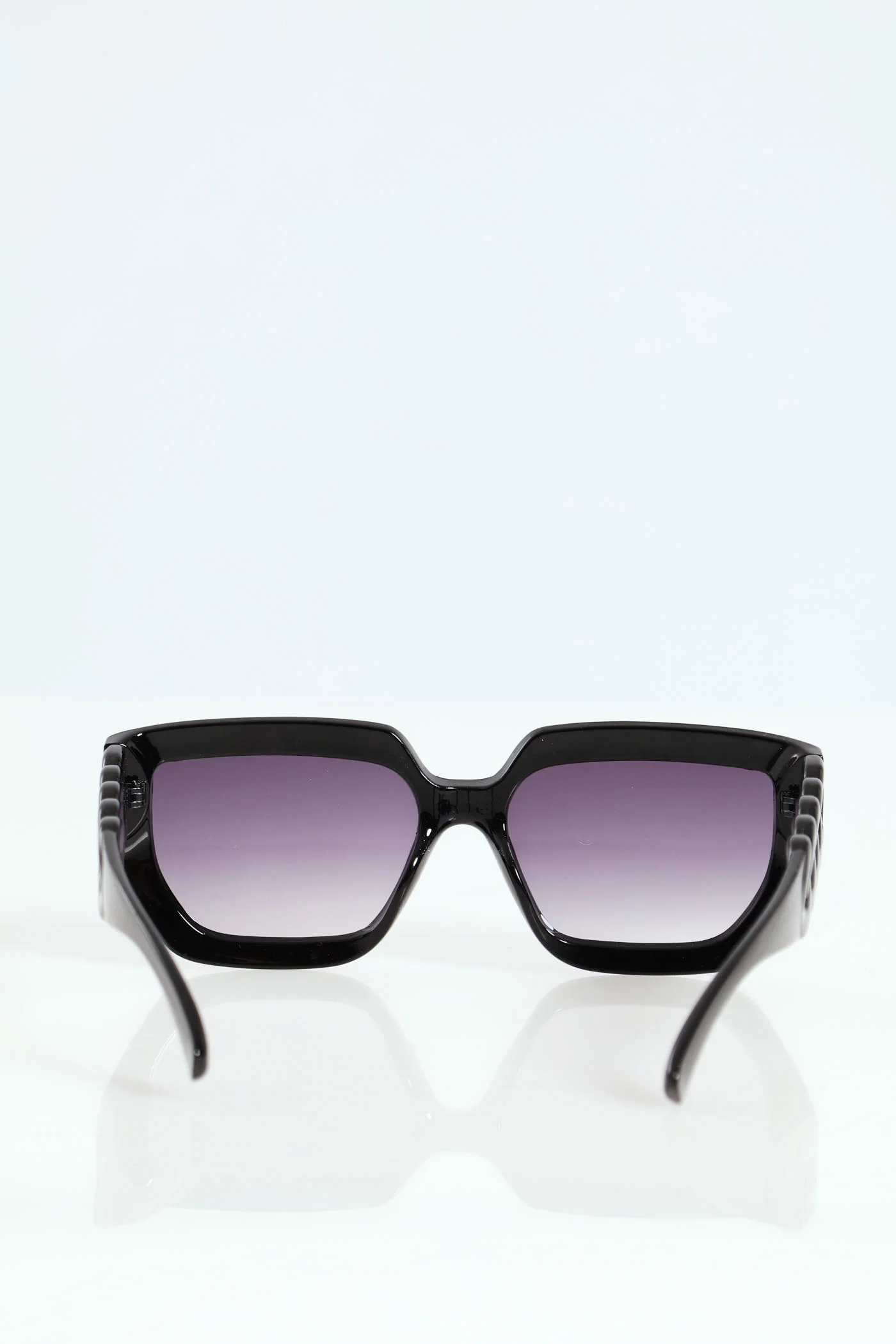 Embossed Chain Detail Temple Sunglasses - Black - Image 6