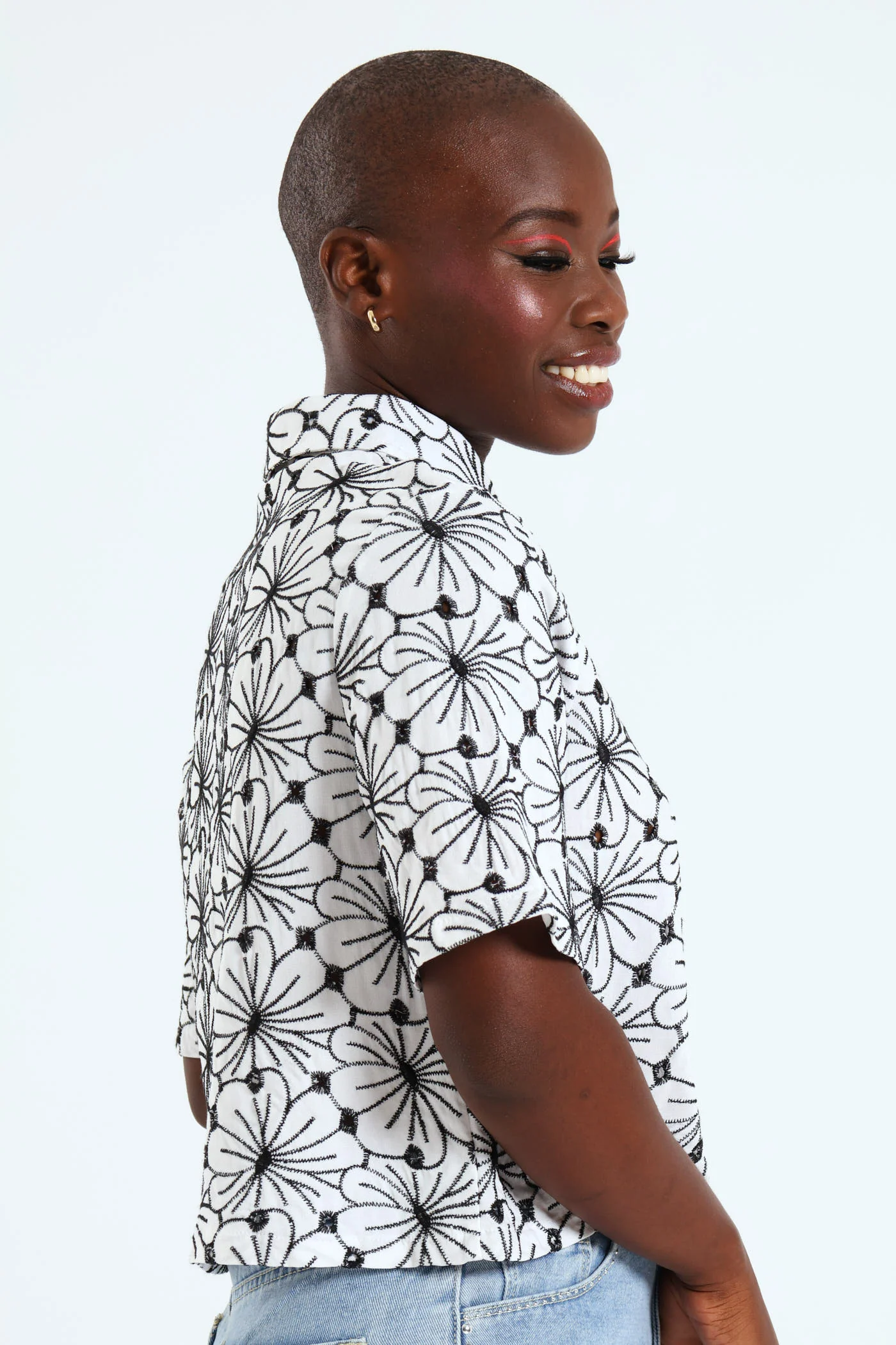 Embroided Crop Button Short Sleeve Top - Black/Cream - Image 3