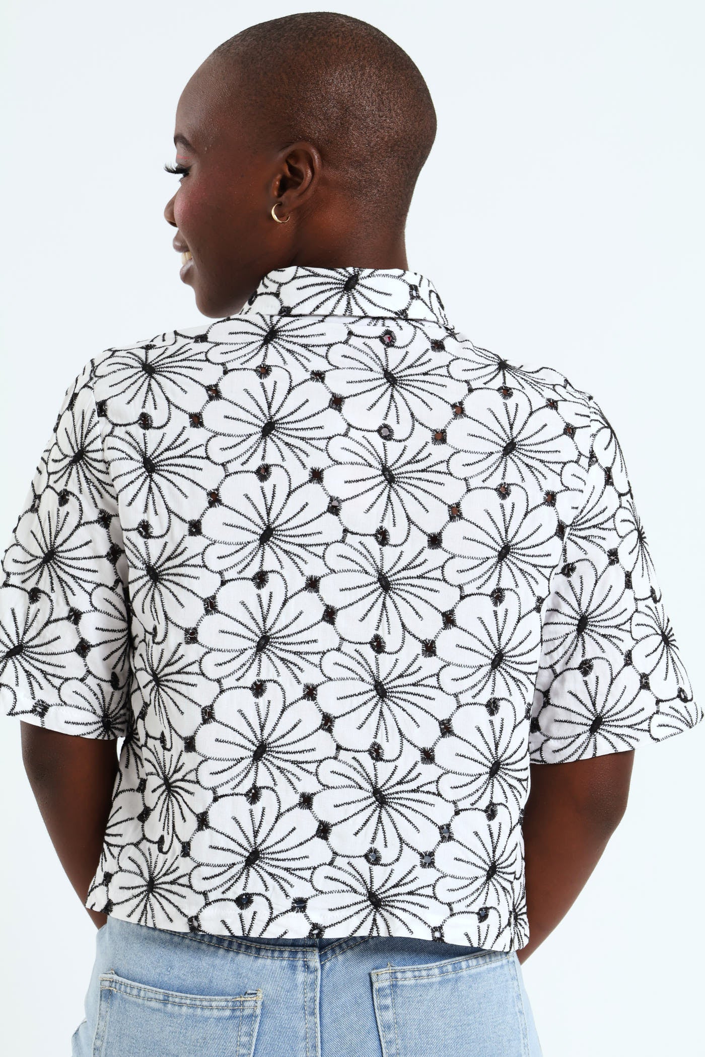Embroided Crop Button Short Sleeve Top - Black/Cream - Image 4